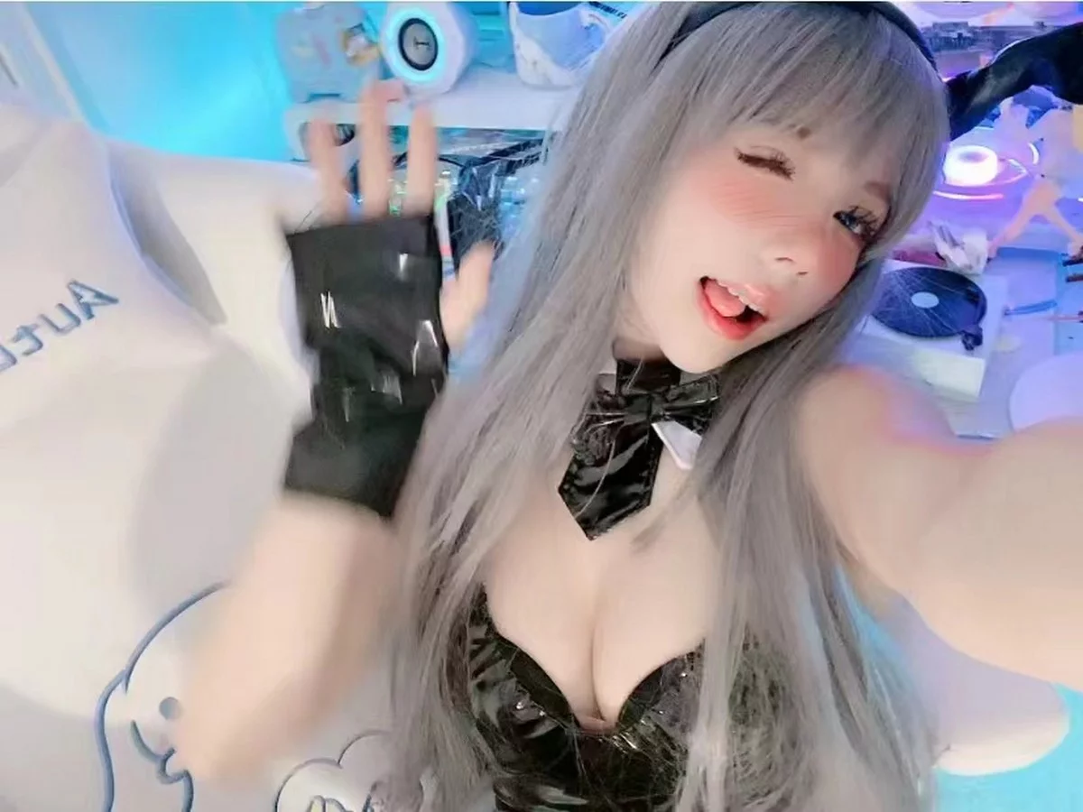 网红美女佳佳拖把兔女郎主题性感低胸皮质连体衣配黑丝网袜秀完美身材诱惑写真131P