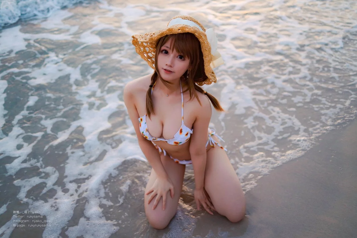 网络美女Nyako喵子向日葵比基尼主题海边沙滩性感比基尼秀完美身材诱惑写真66P