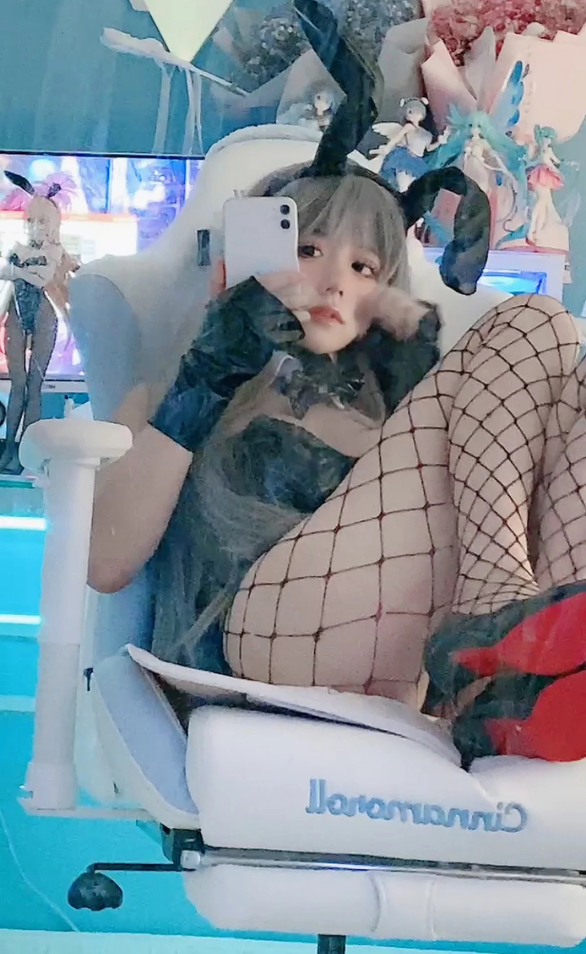 网红美女佳佳拖把兔女郎主题性感低胸皮质连体衣配黑丝网袜秀完美身材诱惑写真131P