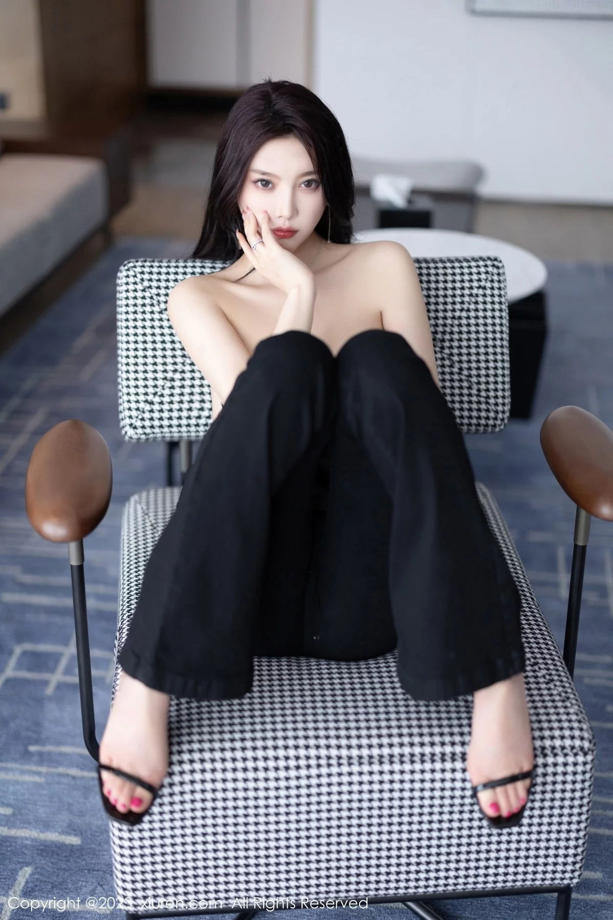 XiuRen第6866期_女神杨晨晨Yome性感轻透蕾丝连体衣秀丰腴身材完美诱惑写真90P