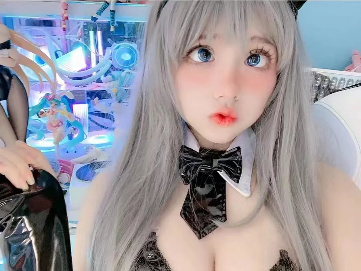 网红美女佳佳拖把兔女郎主题性感低胸皮质连体衣配黑丝网袜秀完美身材诱惑写真131P