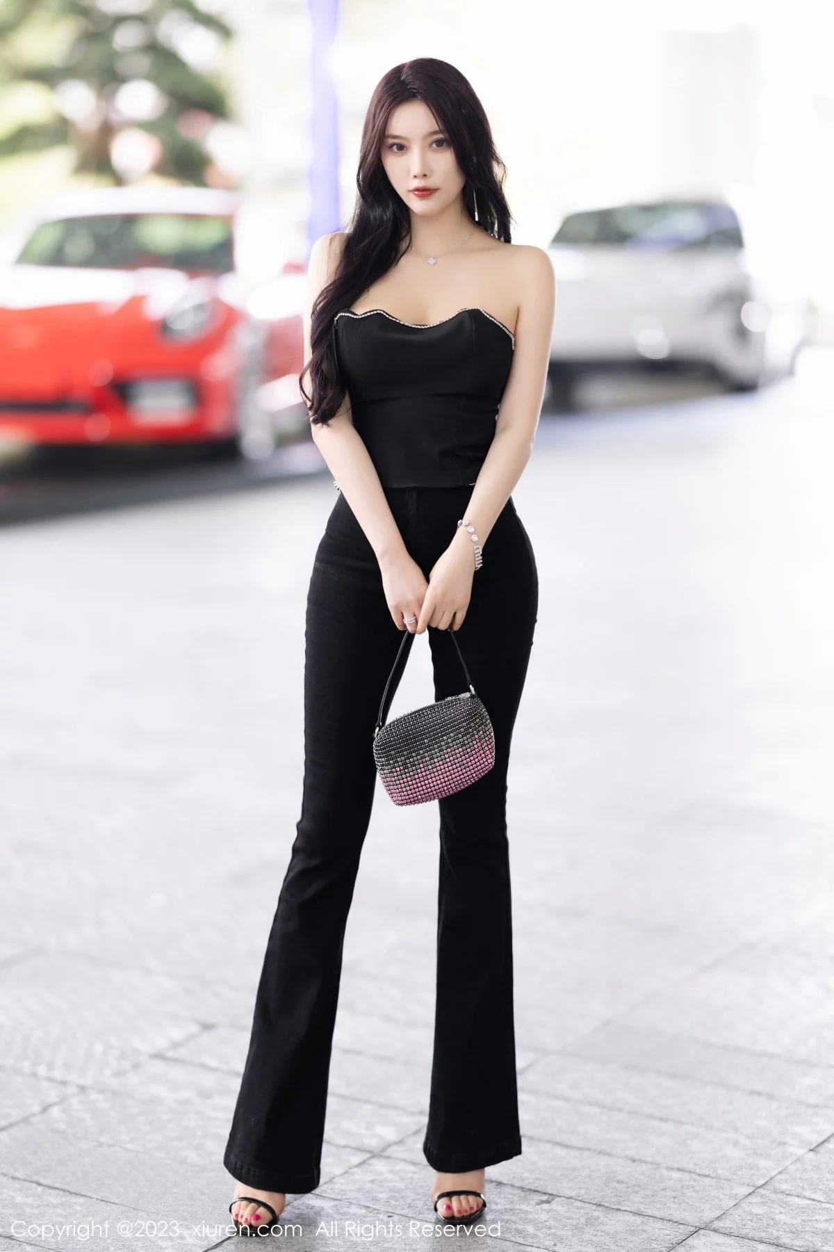 XiuRen第6866期_女神杨晨晨Yome性感轻透蕾丝连体衣秀丰腴身材完美诱惑写真90P