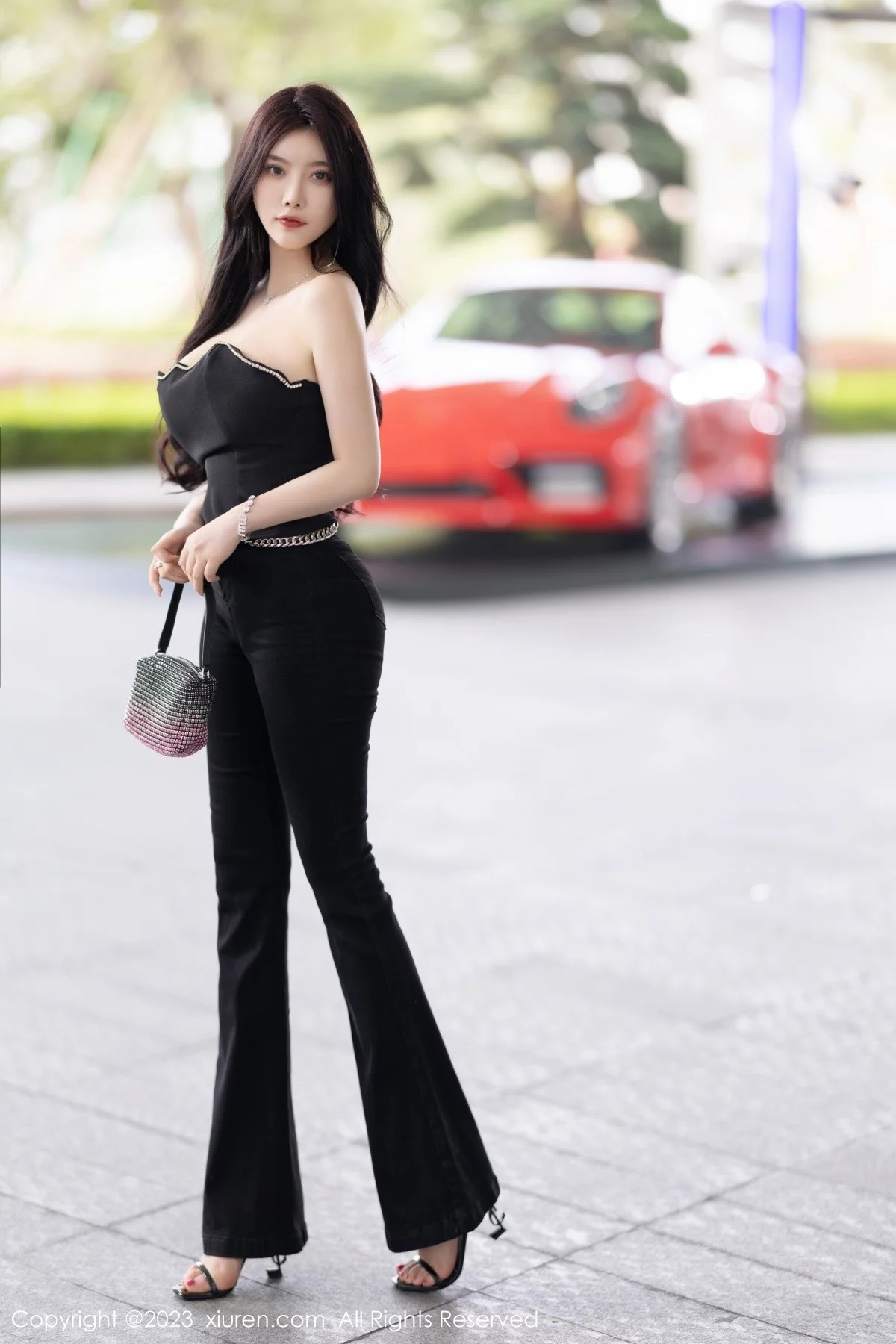 XiuRen第6866期_女神杨晨晨Yome性感轻透蕾丝连体衣秀丰腴身材完美诱惑写真90P