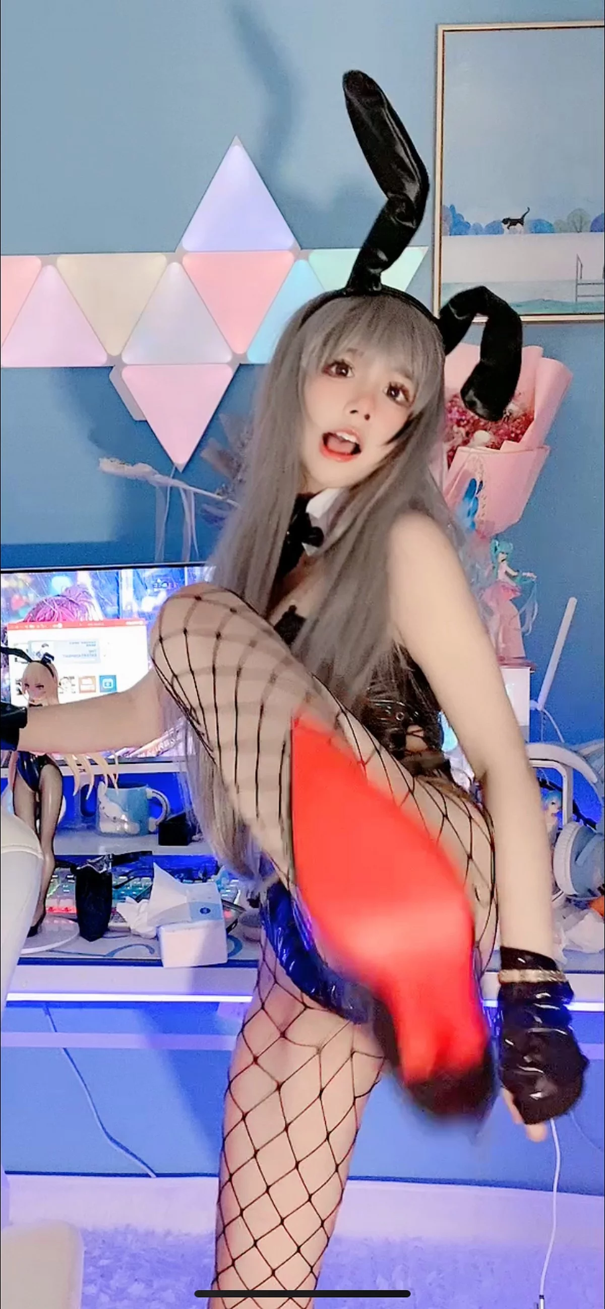 网红美女佳佳拖把兔女郎主题性感低胸皮质连体衣配黑丝网袜秀完美身材诱惑写真131P