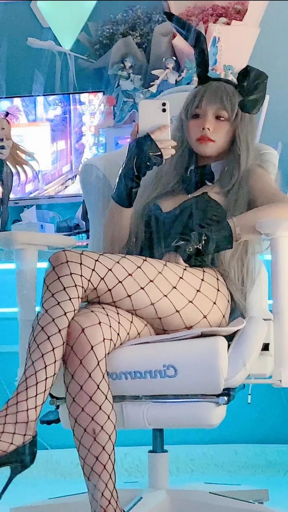 网红美女佳佳拖把兔女郎主题性感低胸皮质连体衣配黑丝网袜秀完美身材诱惑写真131P