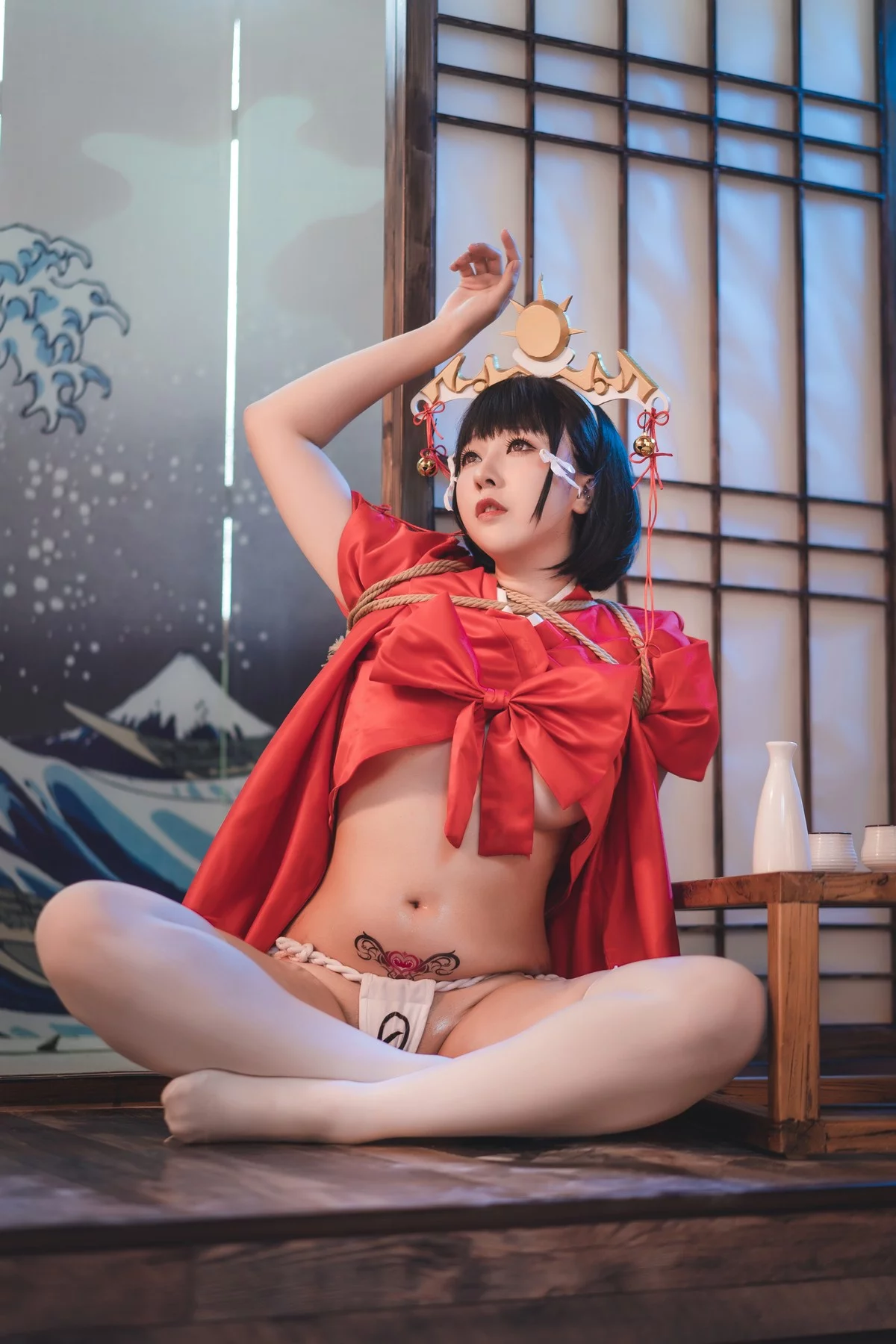 网红妹子小容仔咕咕咕黑兽巫女辉夜主题日系红色服饰配白丝袜秀美腿诱惑写真31P