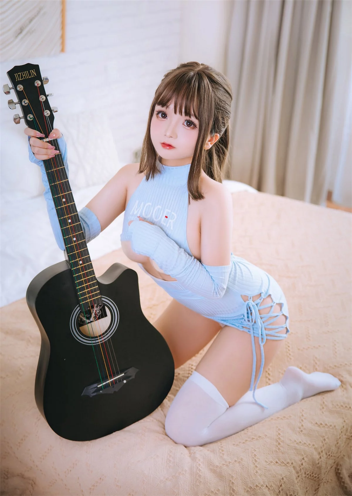 Cosplay美女日奈娇吉他妹妹主题私房性感开胸情趣服饰配白丝袜完美诱惑写真75P
