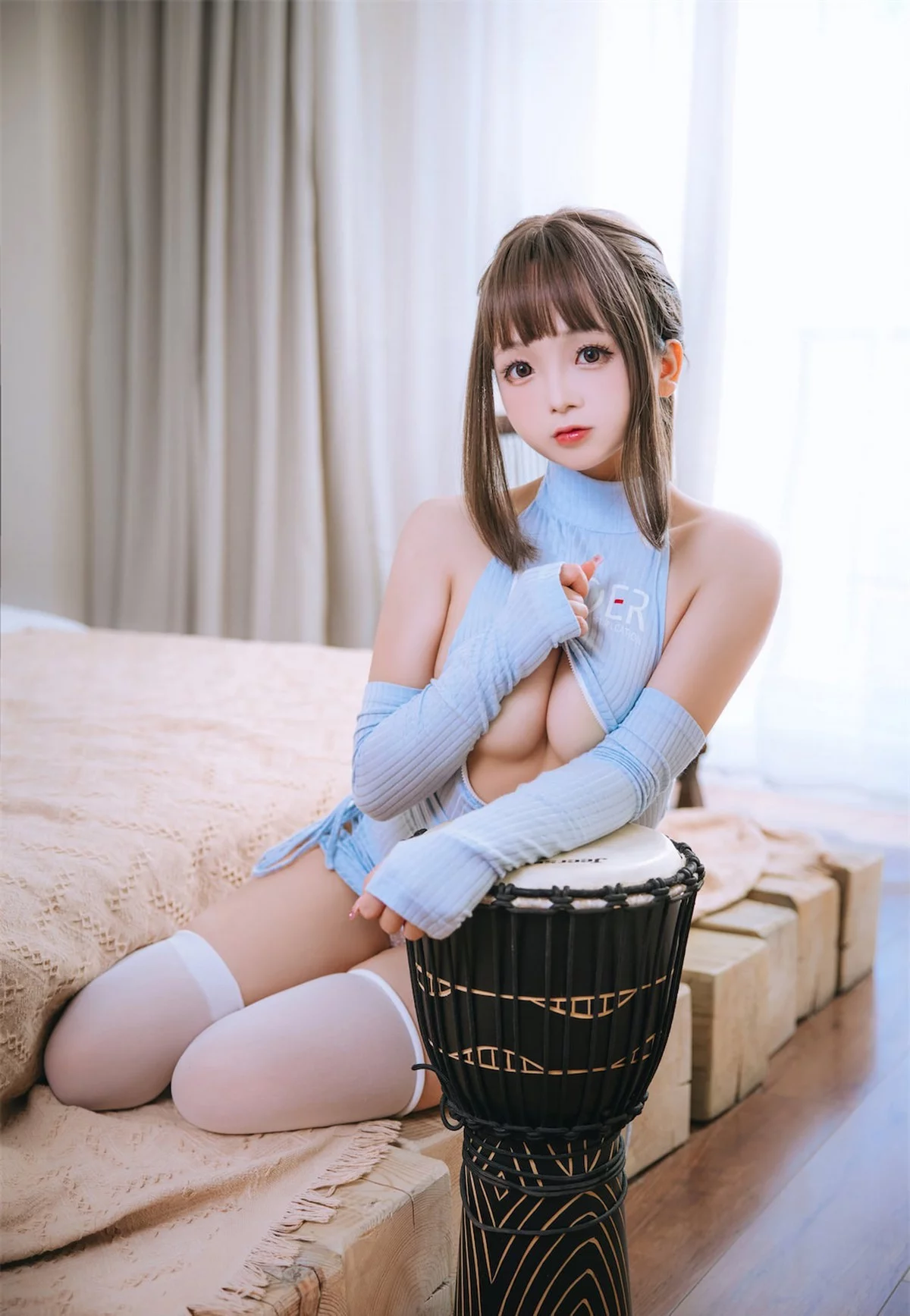 Cosplay美女日奈娇吉他妹妹主题私房性感开胸情趣服饰配白丝袜完美诱惑写真75P