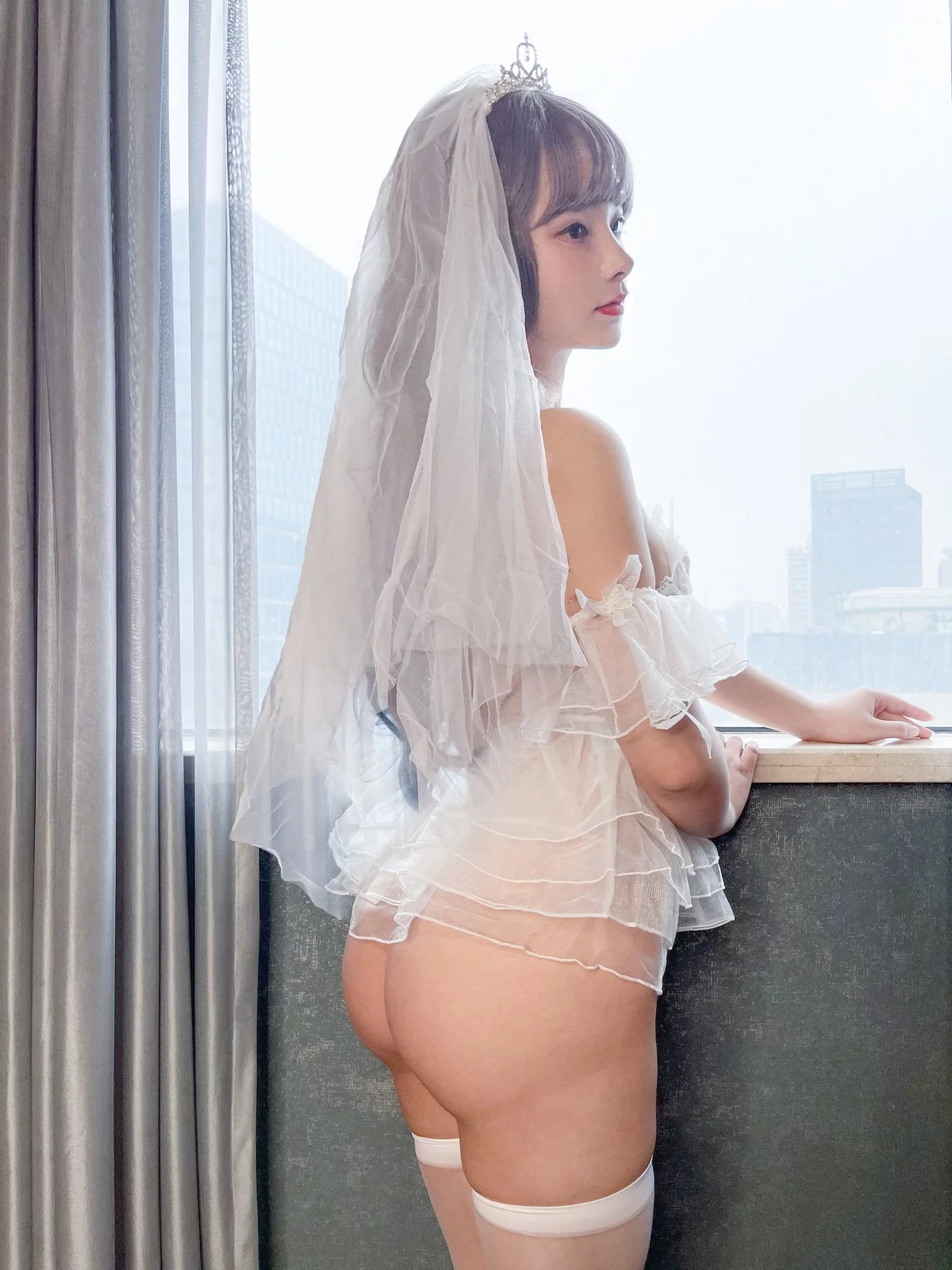 网络美女豪歌绝不后悔花嫁主题私房性感白色轻透婚纱秀翘臀美腿惹火诱惑写真40P