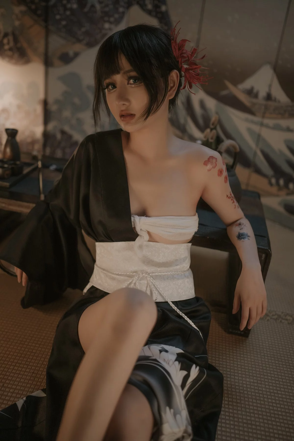 网络美女您的蛋蛋黑社会大小姐主题私房性感白色布带裹身秀火辣身材诱惑写真38P