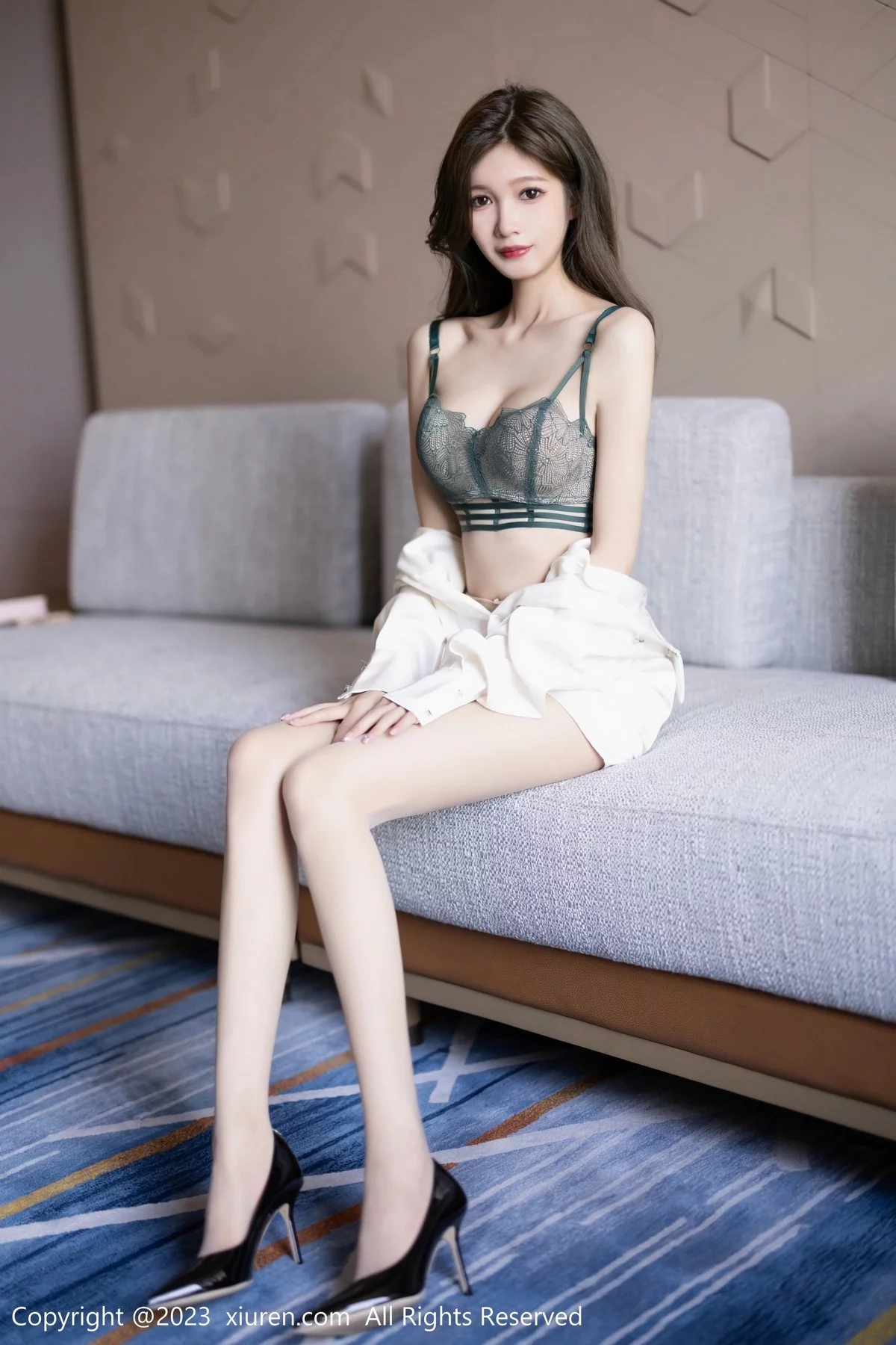 XiuRen第6882期_模特程程程性感墨绿色蕾丝内衣配原色丝袜秀曼妙身姿诱惑写真84P