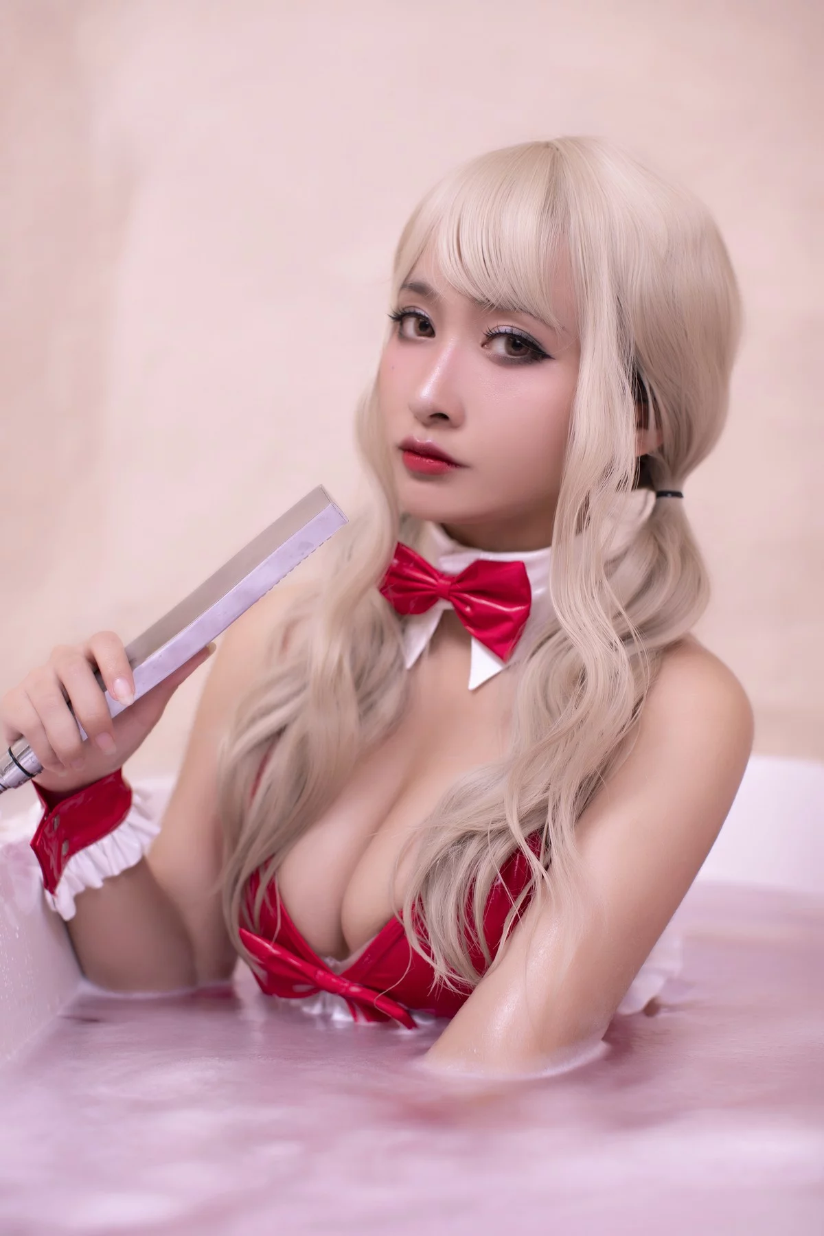 动漫博主洛璃LoLiSAMA红兔主题私房情趣捆绑性感红色服饰秀完美身材诱惑写真53P