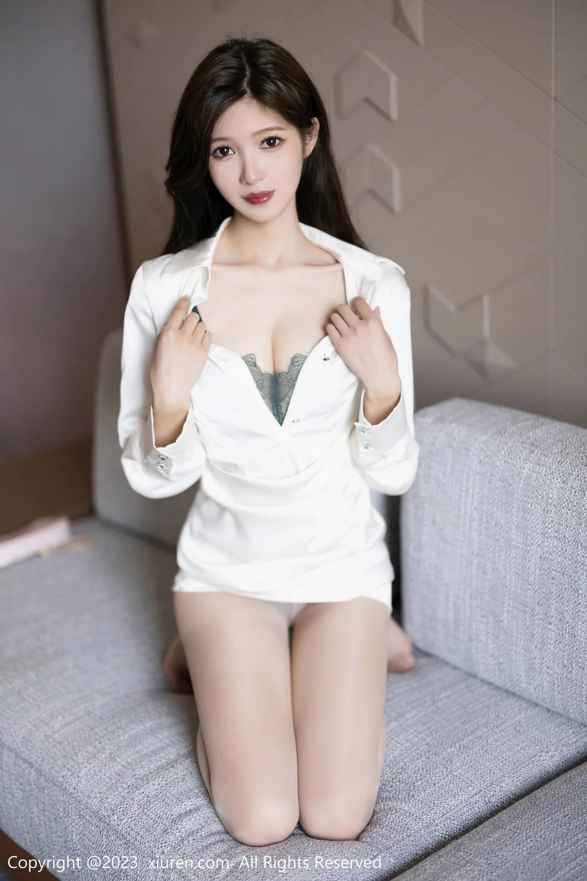 XiuRen第6882期_模特程程程性感墨绿色蕾丝内衣配原色丝袜秀曼妙身姿诱惑写真84P