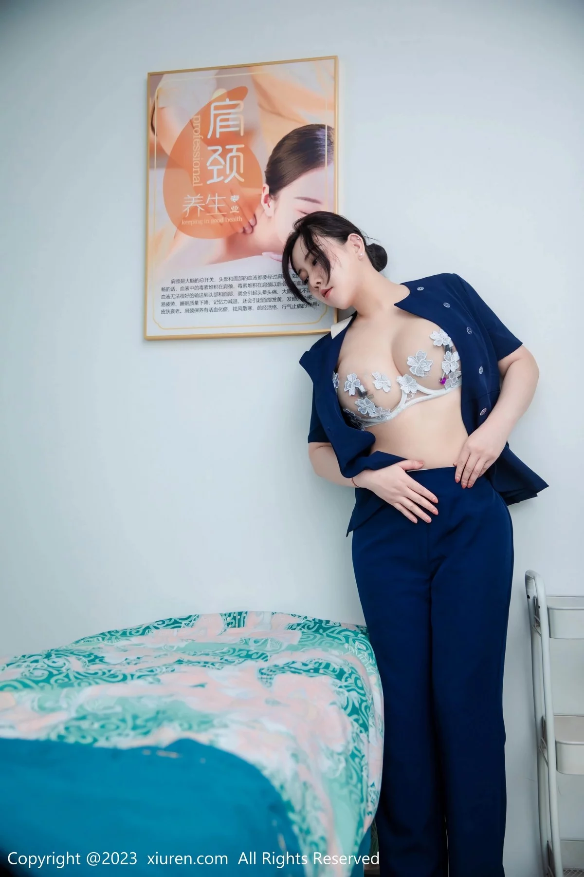XiuRen第6878期_模特王婉悠Queen性感技师装扮脱制服露轻透薄纱内衣诱惑写真74P