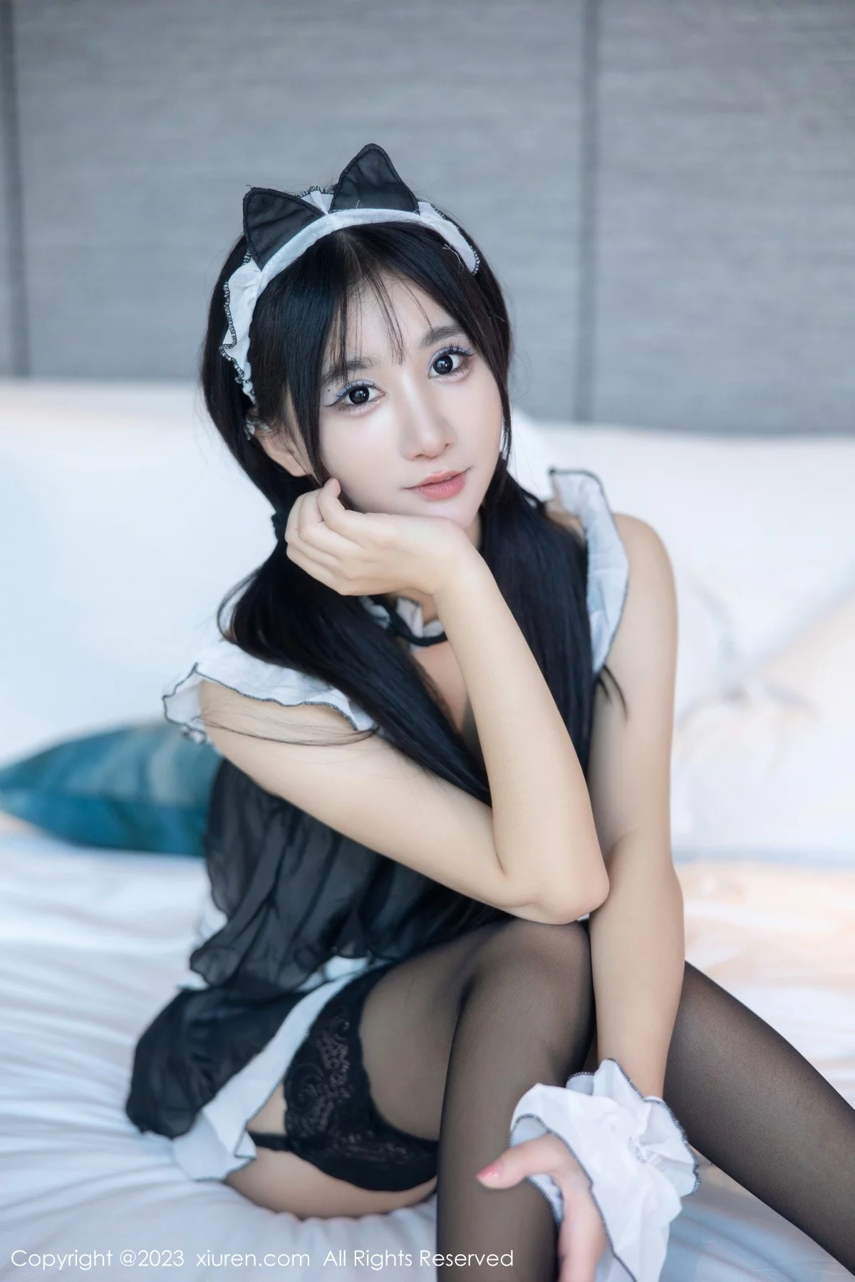XiuRen第6795期_女神小果冻儿性感黑色女仆服饰配蕾丝吊袜秀完美身材诱惑写真86P