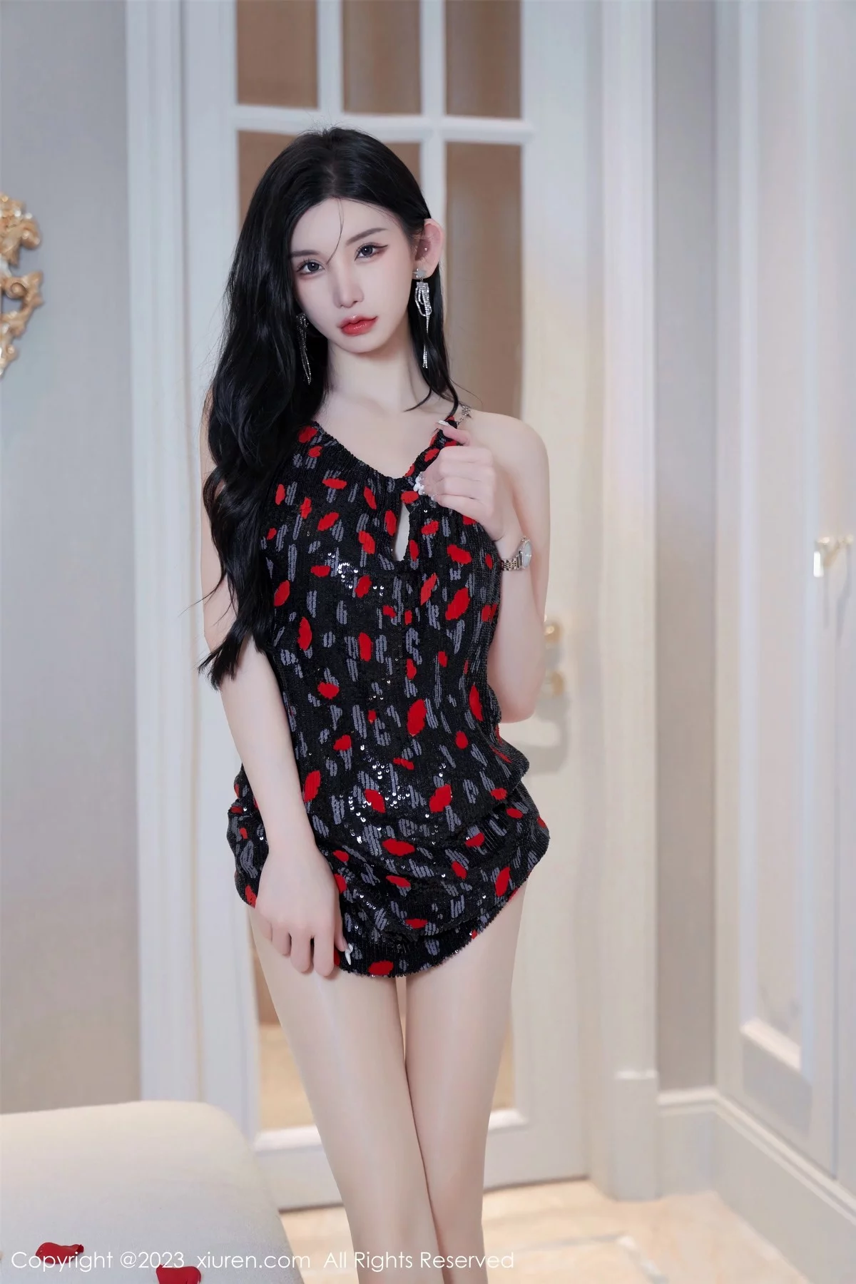 XiuRen第6894期_女神周于希Sally梦中情人主题浴缸里花瓣浴秀惹火身材诱惑写真82P