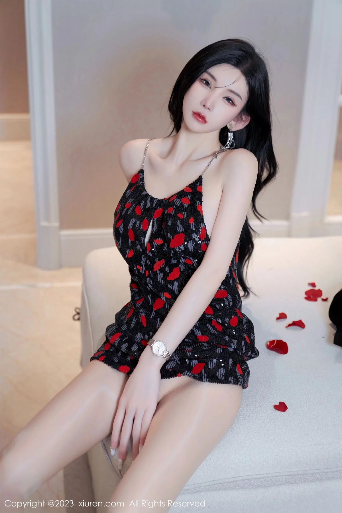 XiuRen第6894期_女神周于希Sally梦中情人主题浴缸里花瓣浴秀惹火身材诱惑写真82P