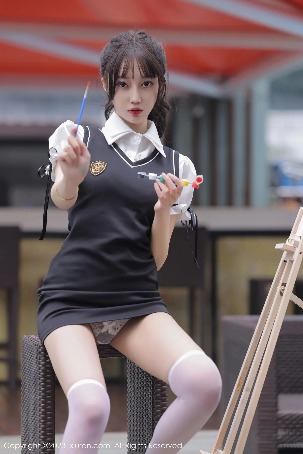 XiuRen第6889期_模特玥儿玥er脱性感白T露白色内衣配白丝袜秀曼妙身姿诱惑写真72P