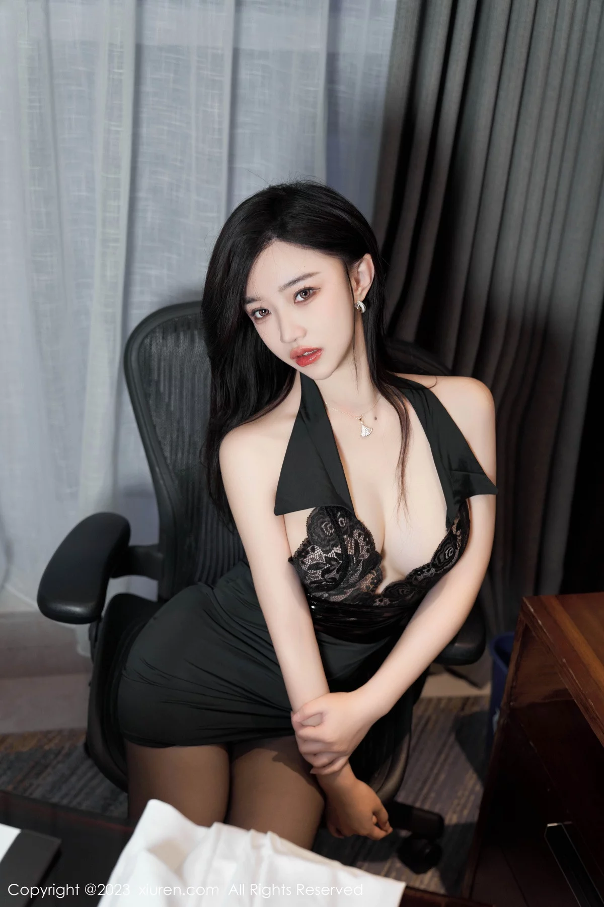 XiuRen第6900期_模特妙可可Cheese性感黑色蕾丝薄纱服秀完美身材惹火诱惑写真80P
