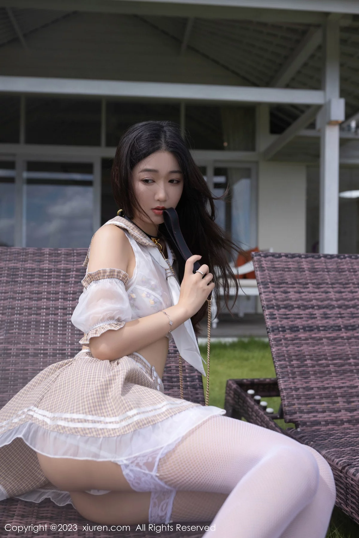 XiuRen第6901期_模特唐安琪白色轻透薄纱内衣配白色蕾丝袜秀曼妙身姿诱惑写真80P