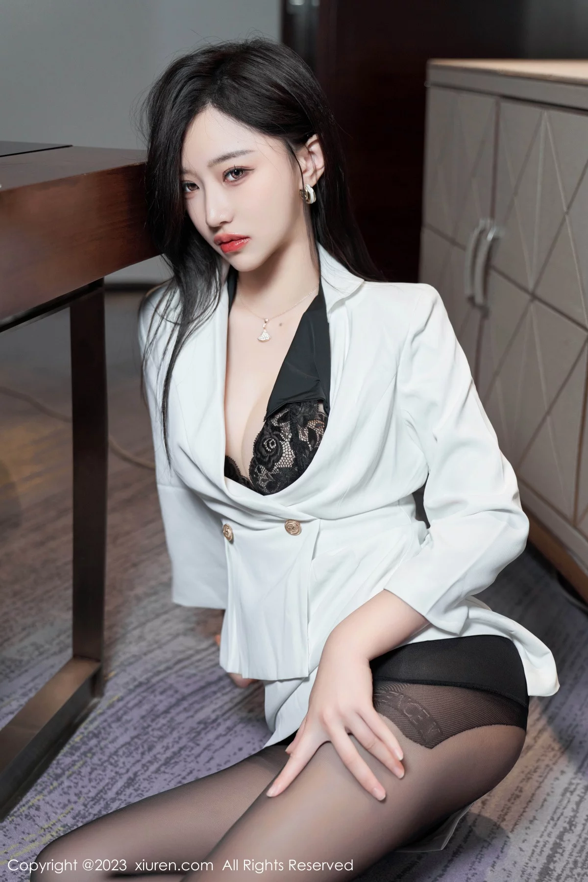 XiuRen第6900期_模特妙可可Cheese性感黑色蕾丝薄纱服秀完美身材惹火诱惑写真80P
