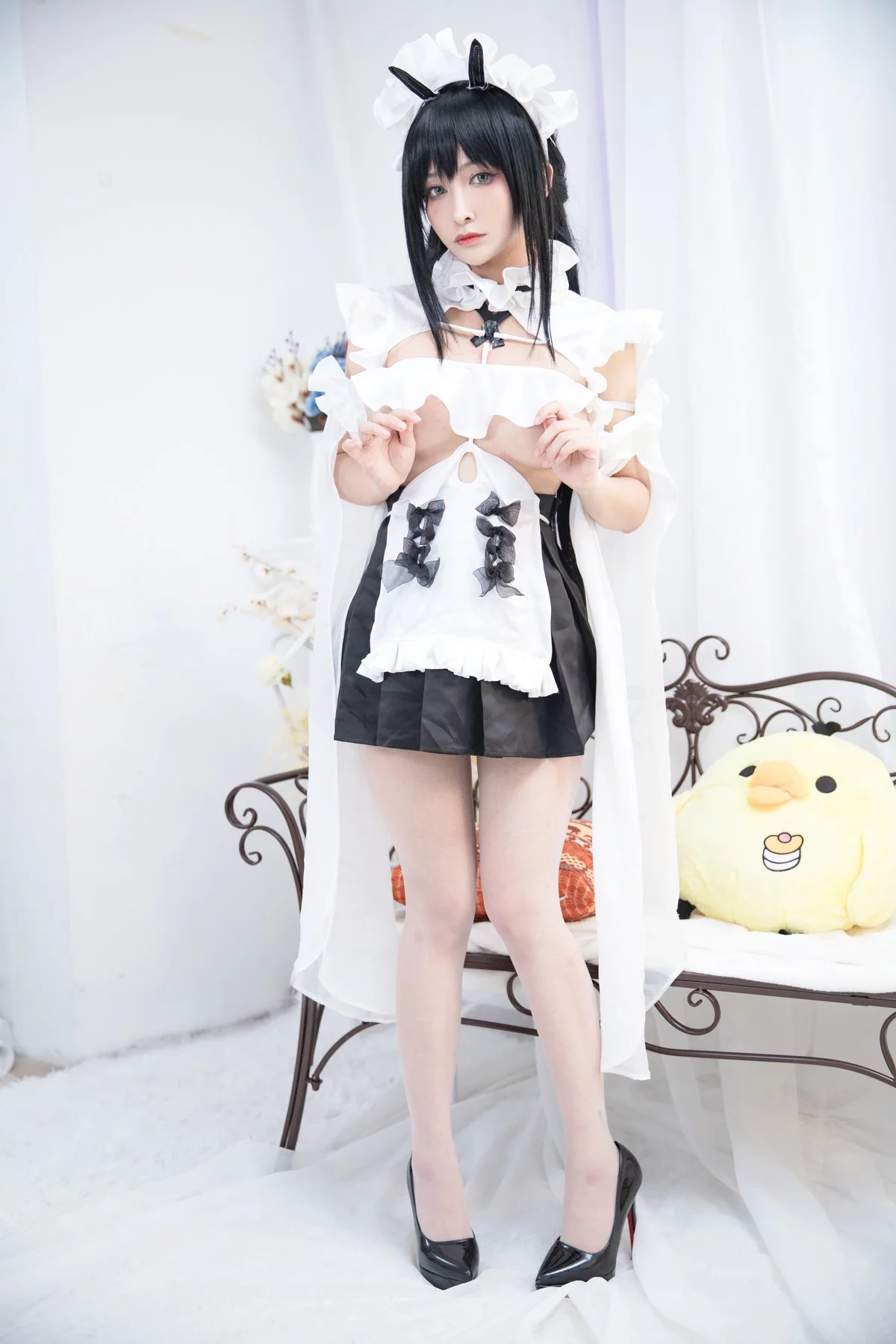 动漫博主洛璃LoLiSAMA不挠女仆主题性感情趣女仆装露豪乳遮点惹火诱惑写真69P