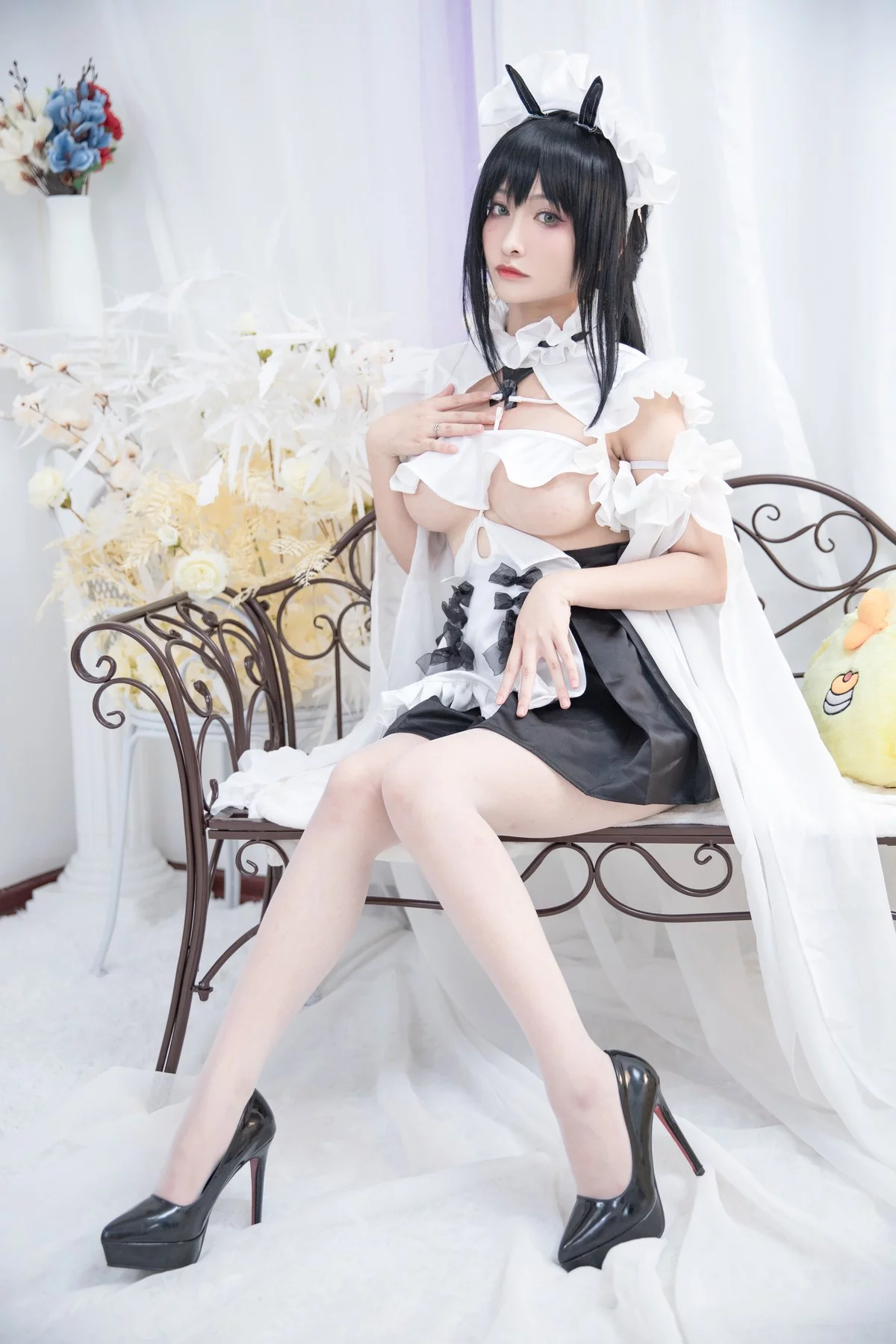 动漫博主洛璃LoLiSAMA不挠女仆主题性感情趣女仆装露豪乳遮点惹火诱惑写真69P