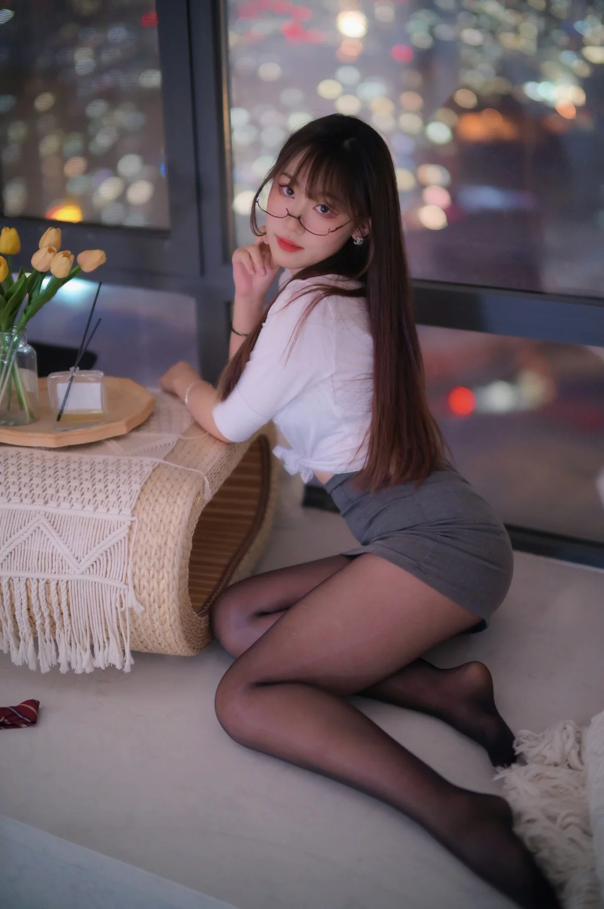 B站主播青稞芋泥陶可爱性感女警主题性感白T配超薄黑丝+女警制服完美诱惑写真58P