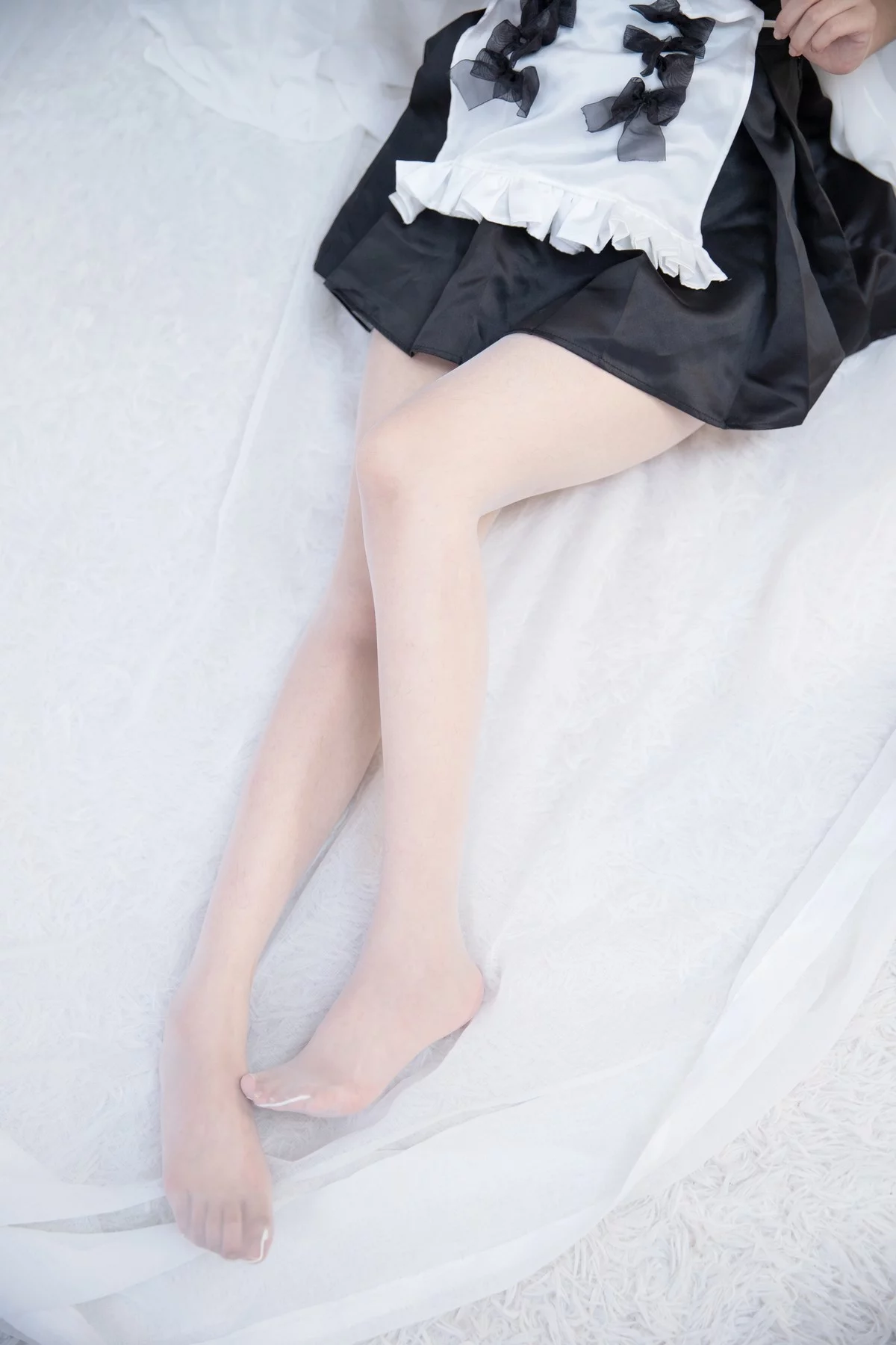 动漫博主洛璃LoLiSAMA不挠女仆主题性感情趣女仆装露豪乳遮点惹火诱惑写真69P