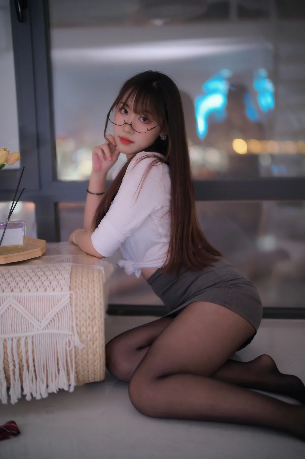 B站主播青稞芋泥陶可爱性感女警主题性感白T配超薄黑丝+女警制服完美诱惑写真58P