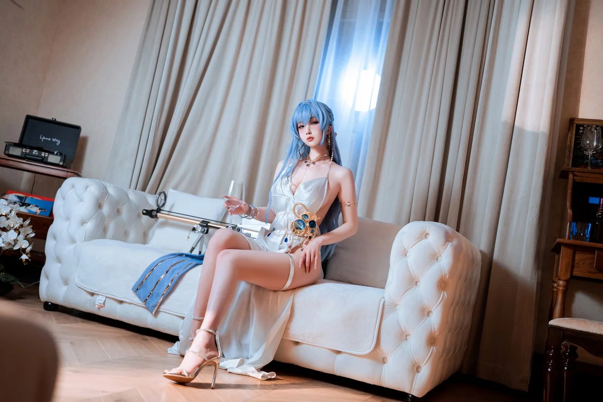 网络美女rioko凉凉子海伦礼服主题私房性感白色低胸礼裙秀完美身材诱惑写真48P