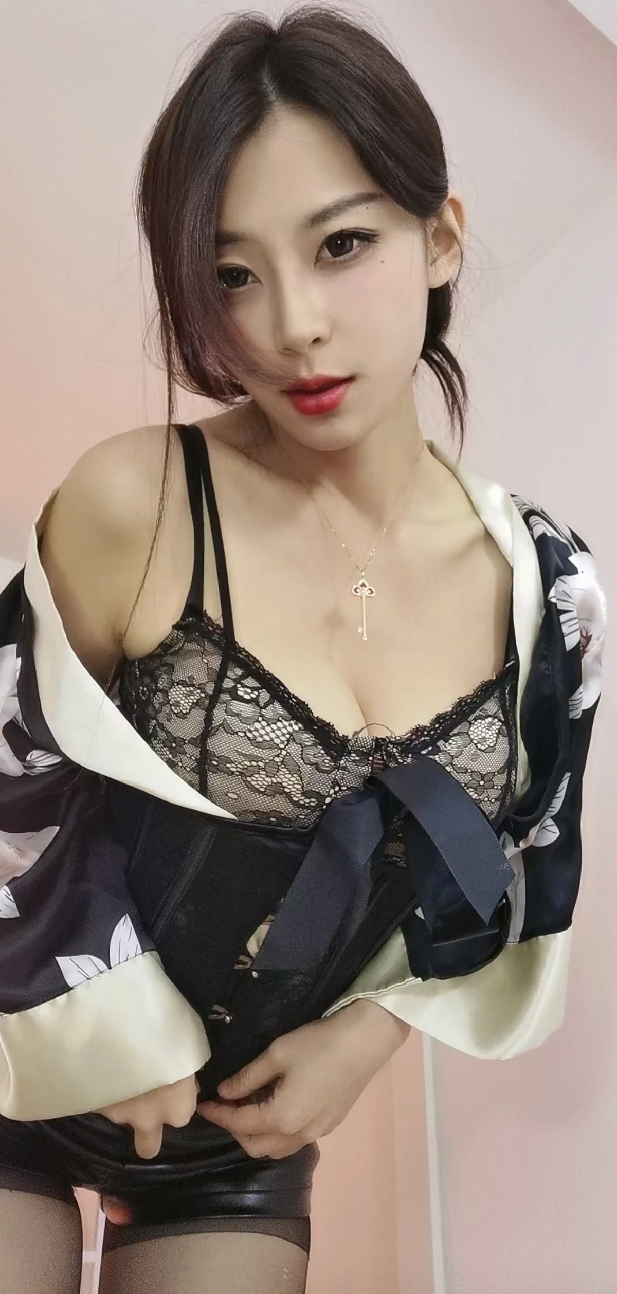 B站主播羊小雪舰长图包主题私房性感服饰系列秀高挑完美身材迷人诱惑写真187P