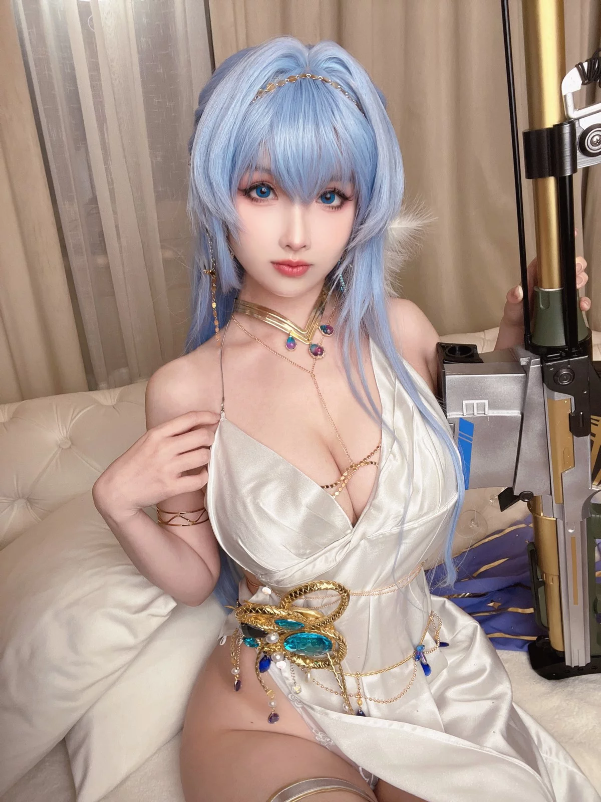 网络美女rioko凉凉子海伦礼服主题私房性感白色低胸礼裙秀完美身材诱惑写真48P