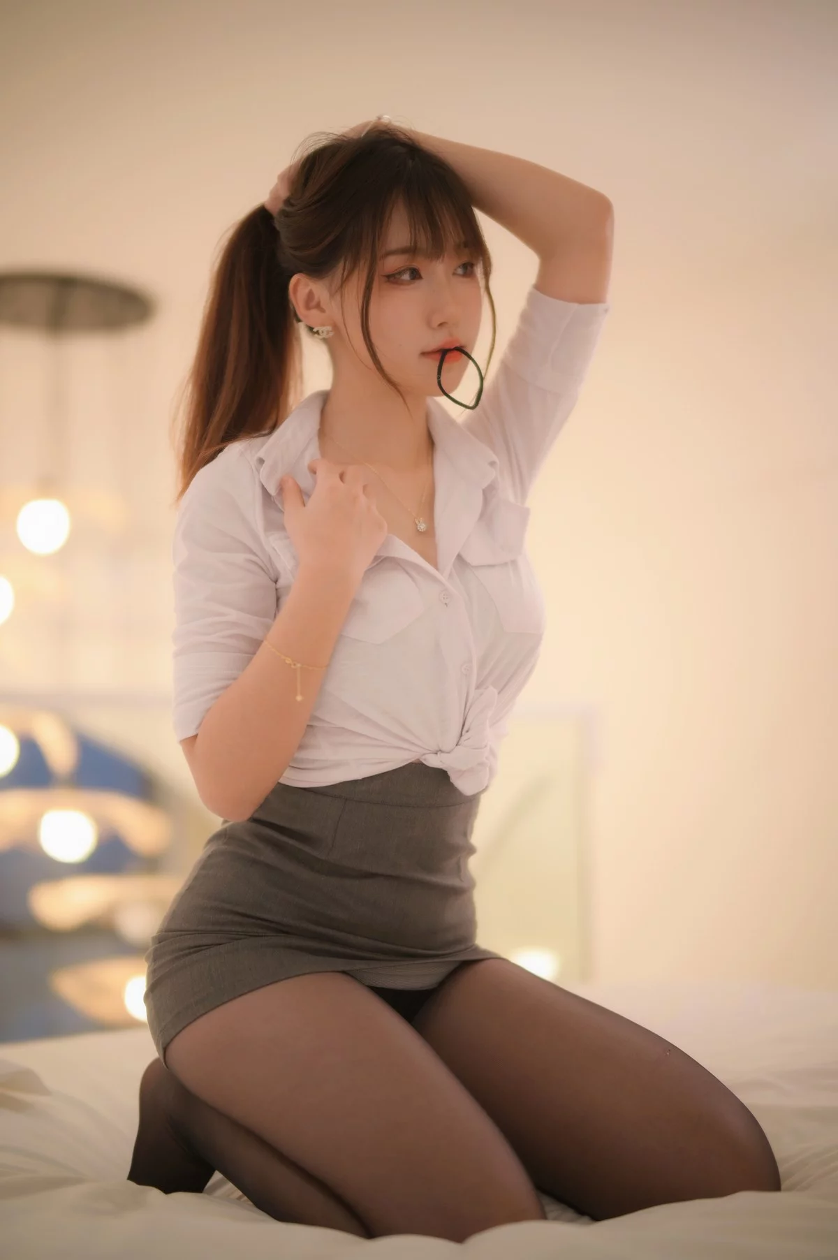 B站主播青稞芋泥陶可爱性感女警主题性感白T配超薄黑丝+女警制服完美诱惑写真58P
