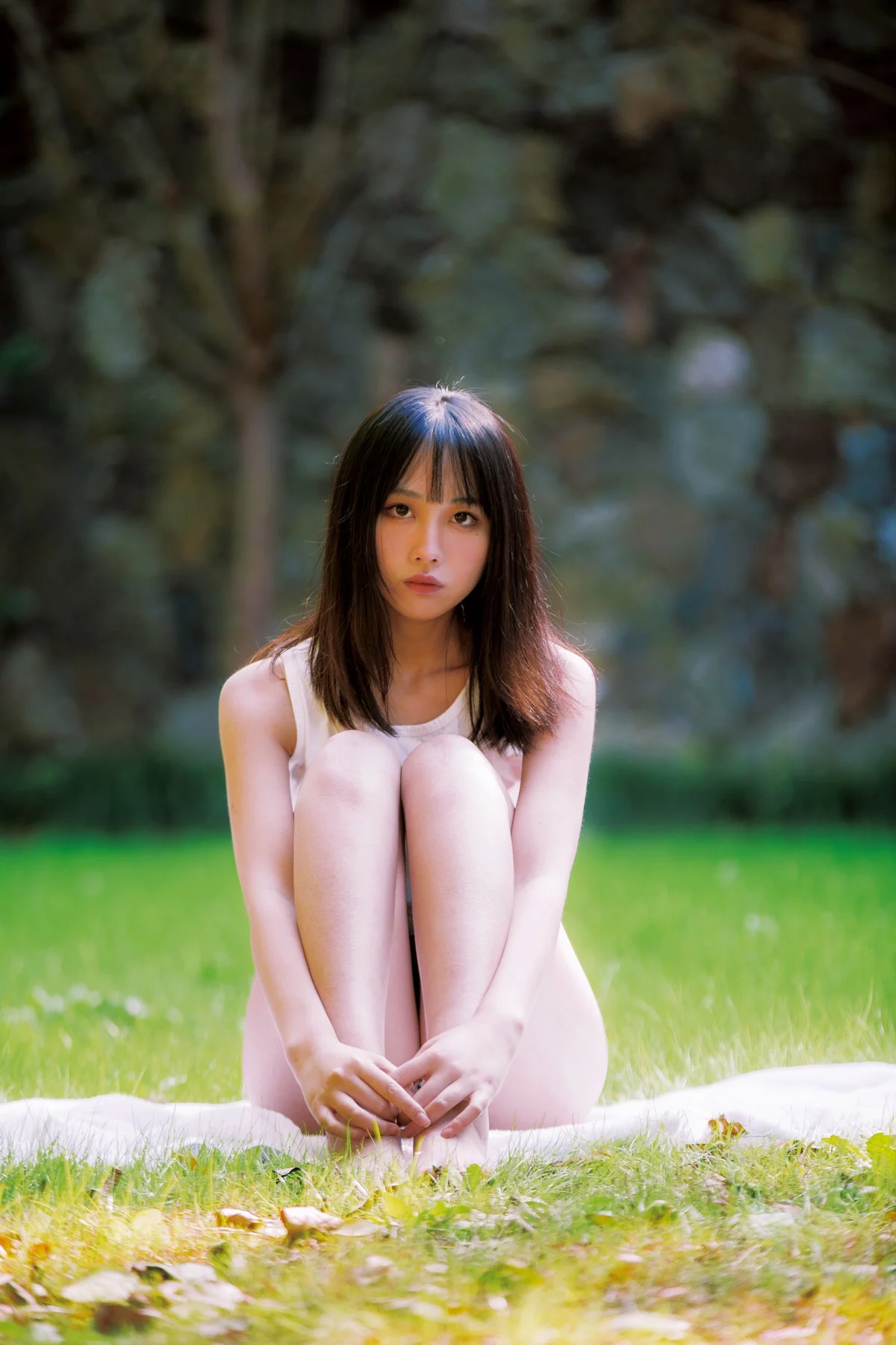 次元少女念雪ww夏日微风主题户外白色背心配性感内裤秀曼妙身姿迷人写真50P