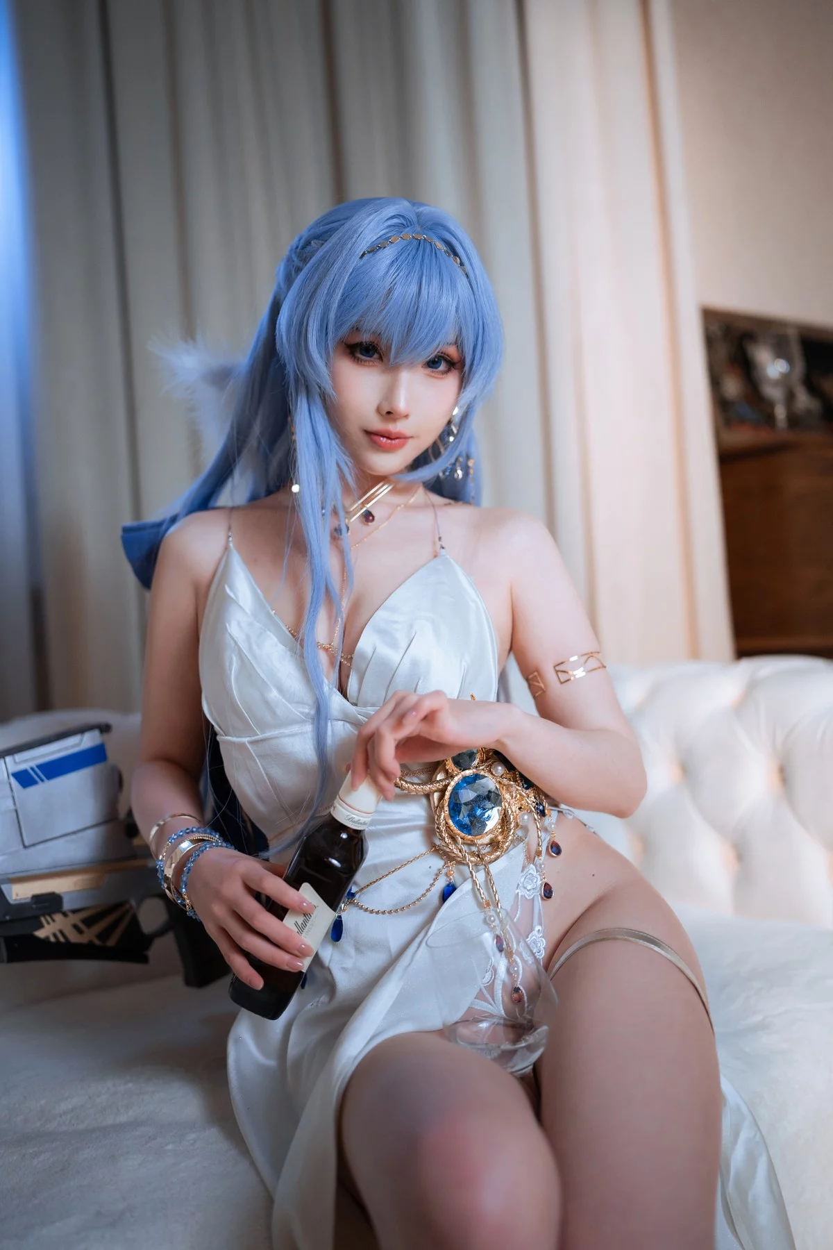 网络美女rioko凉凉子海伦礼服主题私房性感白色低胸礼裙秀完美身材诱惑写真48P