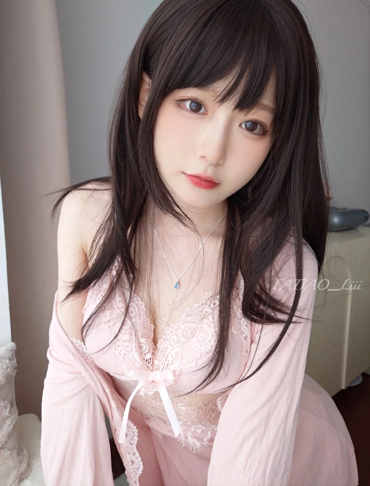 网络美女迷之呆梨03月合集主题性感粉色服饰+牛仔裤系列秀曼妙身姿诱惑写真180P