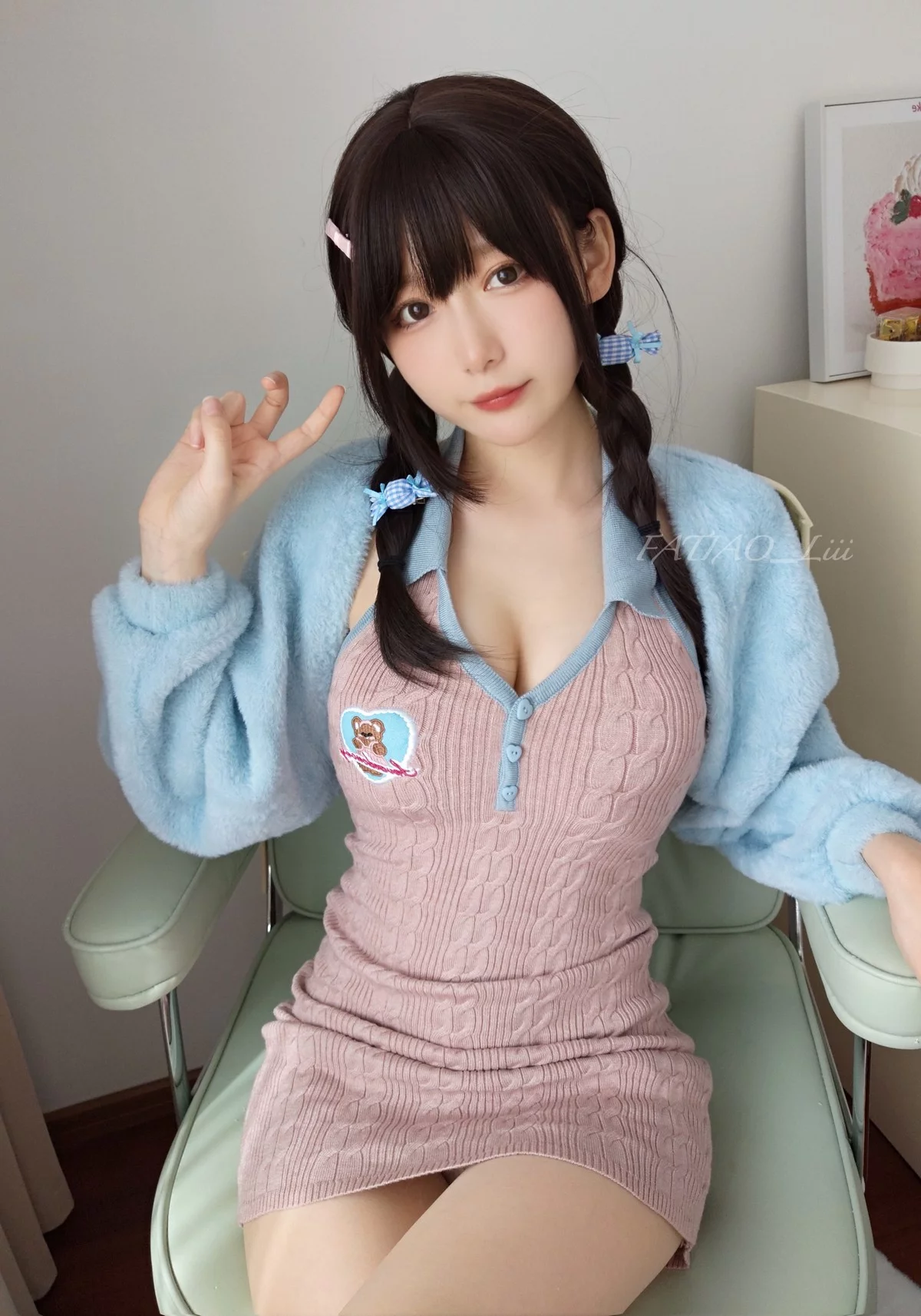 网络美女迷之呆梨03月合集主题性感粉色服饰+牛仔裤系列秀曼妙身姿诱惑写真180P