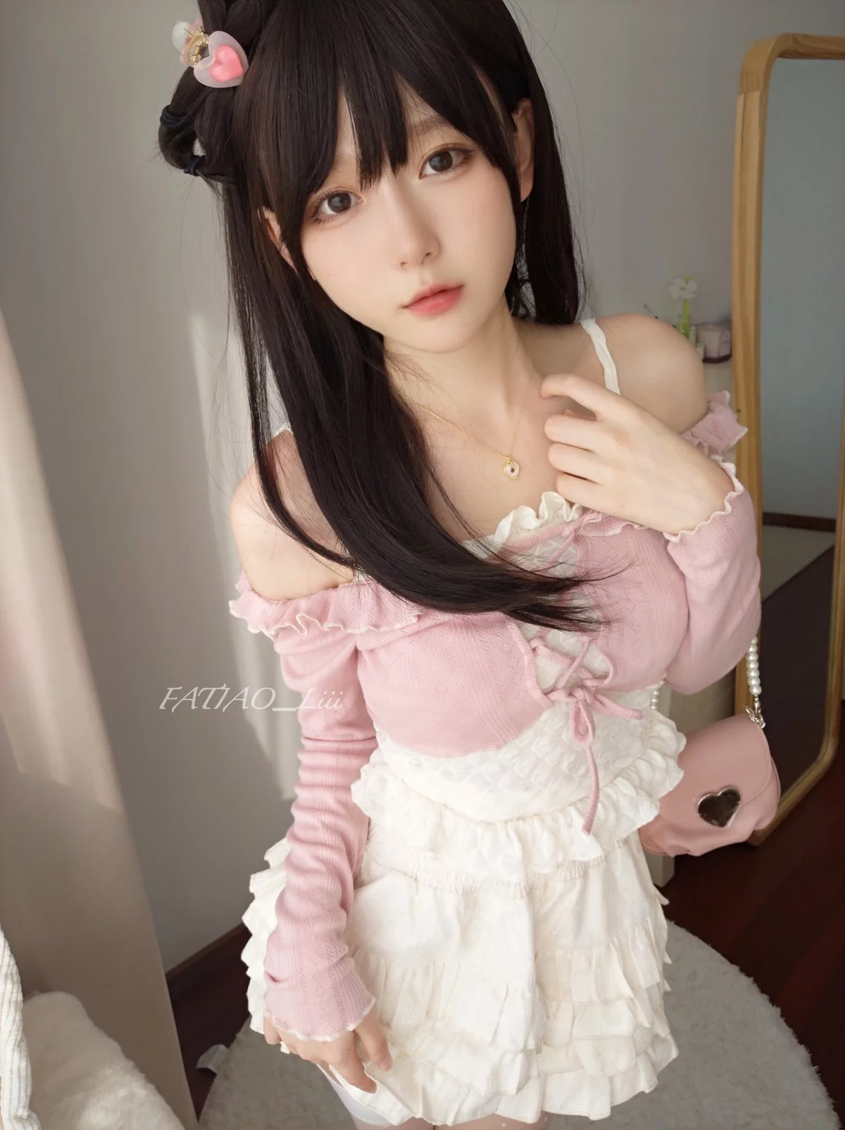 网络美女迷之呆梨03月合集主题性感粉色服饰+牛仔裤系列秀曼妙身姿诱惑写真180P