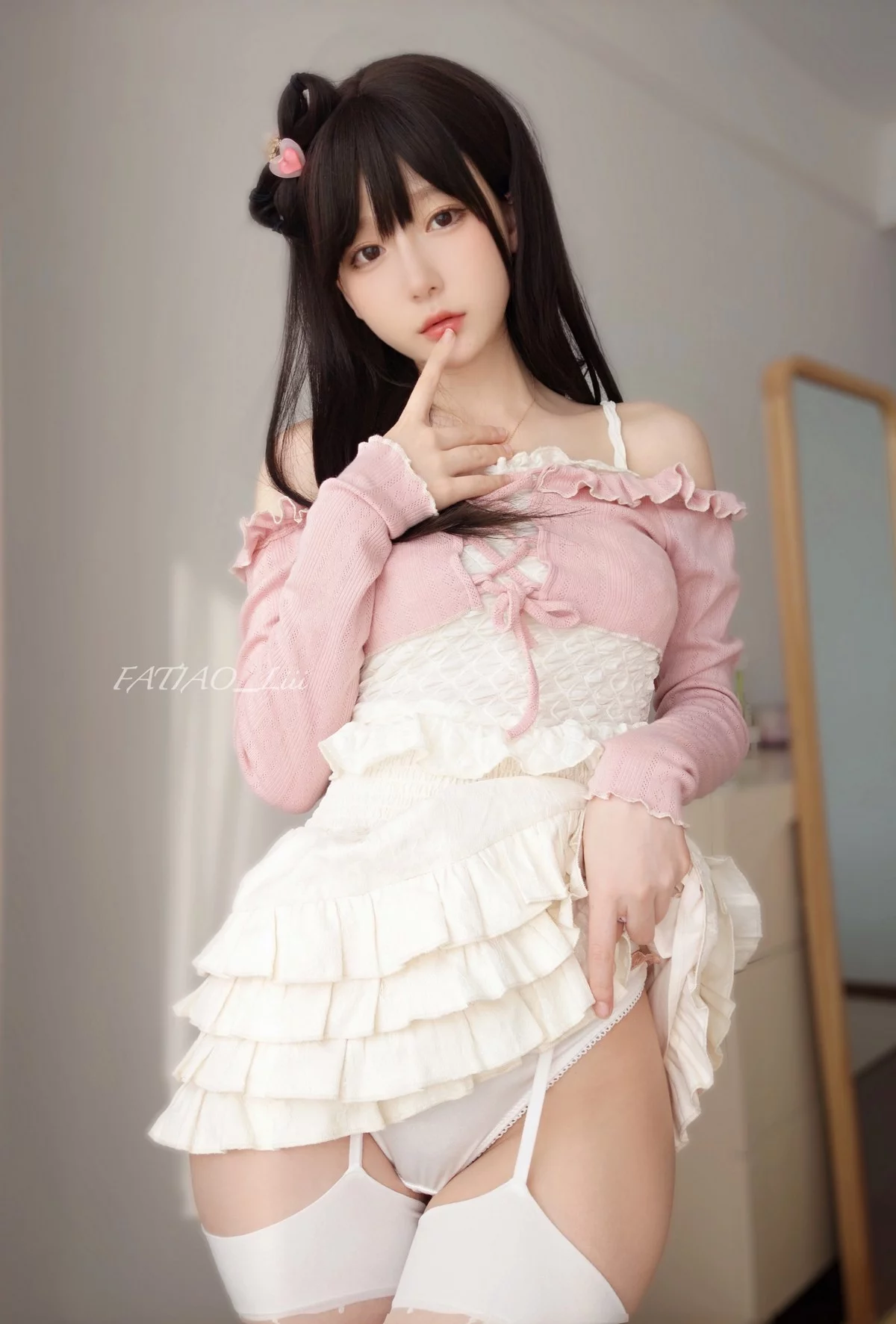 网络美女迷之呆梨03月合集主题性感粉色服饰+牛仔裤系列秀曼妙身姿诱惑写真180P