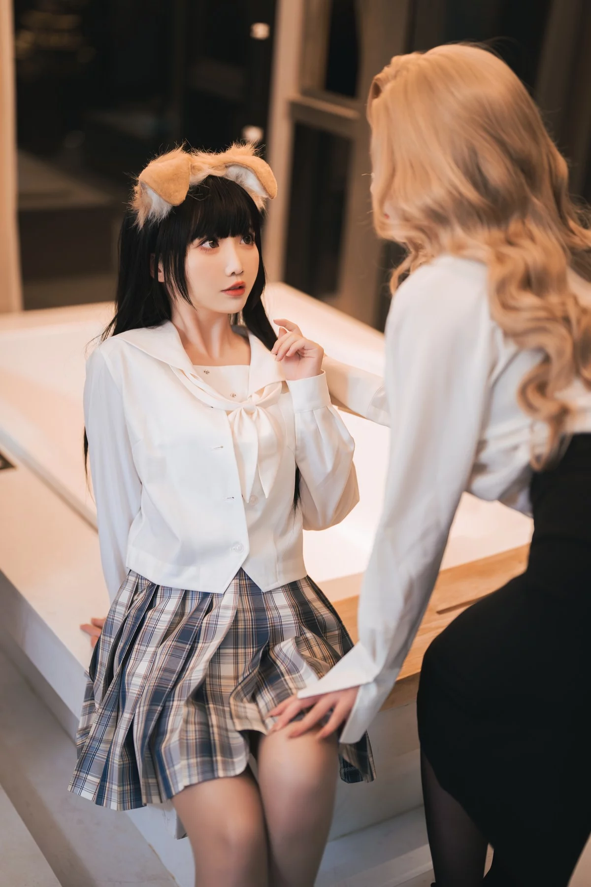 网络美女rioko凉凉子&面饼仙儿女总裁双人主题姐妹花黑+白蕾丝内衣诱惑写真40P