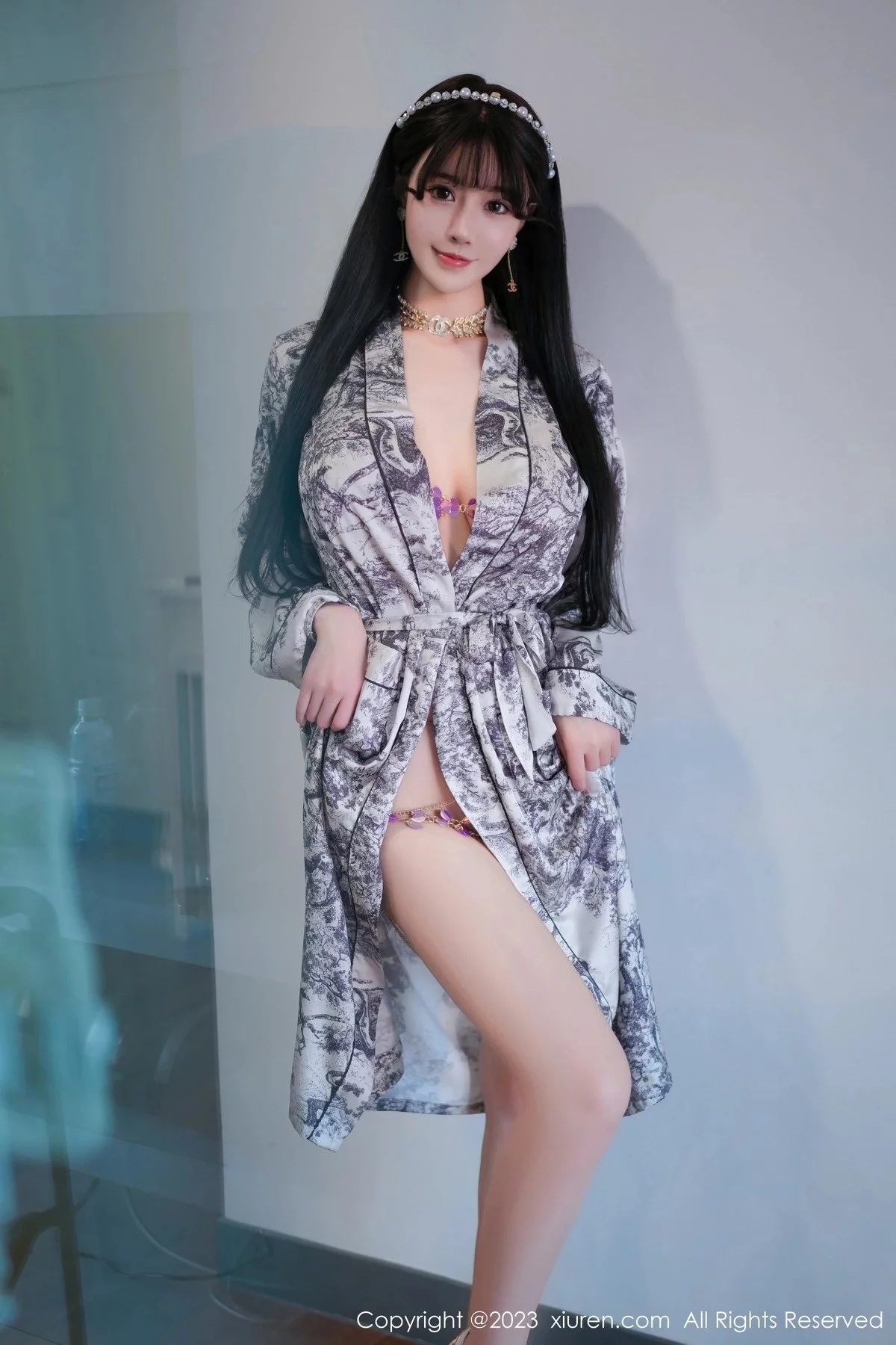 XiuRen第6932期_女神朱可儿Flora脱灰色睡袍露性感花色内衣秀丰满身材诱惑写真70P