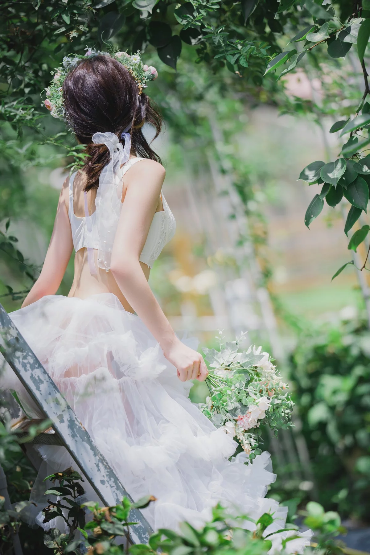 Coser美女清青琴玖花嫁浪漫主题户外白色婚纱露白色内衣秀完美身材诱惑写真31P