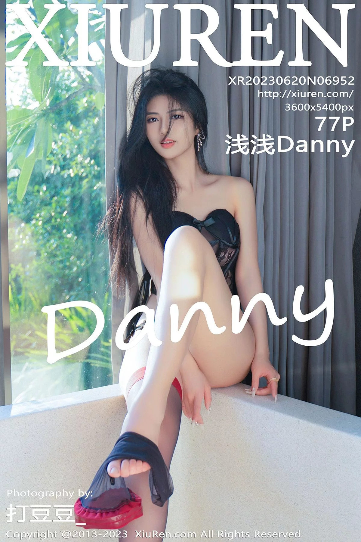 XiuRen第6952期_模特浅浅Danny性感黑色薄纱蕾丝情趣服饰秀丰腴身姿诱惑写真77P