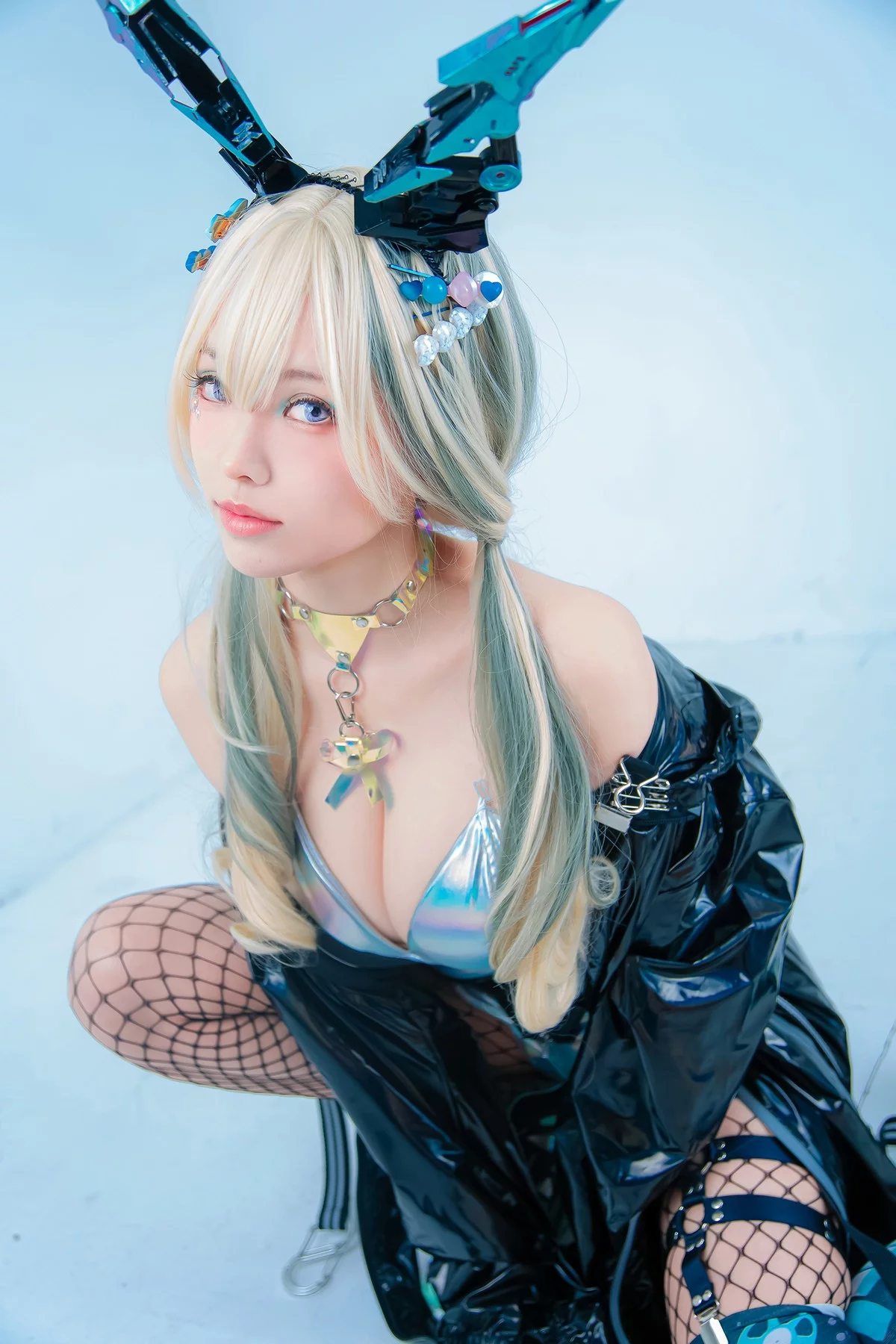 Coser妹子Ely_eee卯兎主题性感兔女郎装扮黑丝网袜+白丝网袜秀翘臀美腿诱惑写真91P