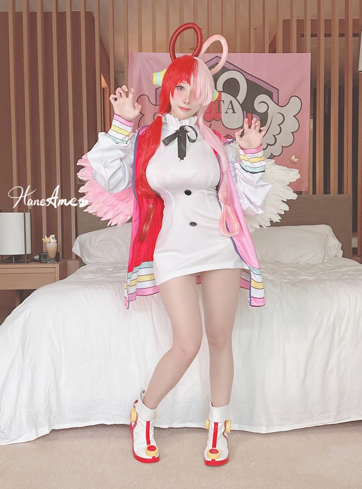 Coser美女雨波_HaneAme乌塔主题私房性感红色三点式内衣秀丰满身材诱惑写真44P