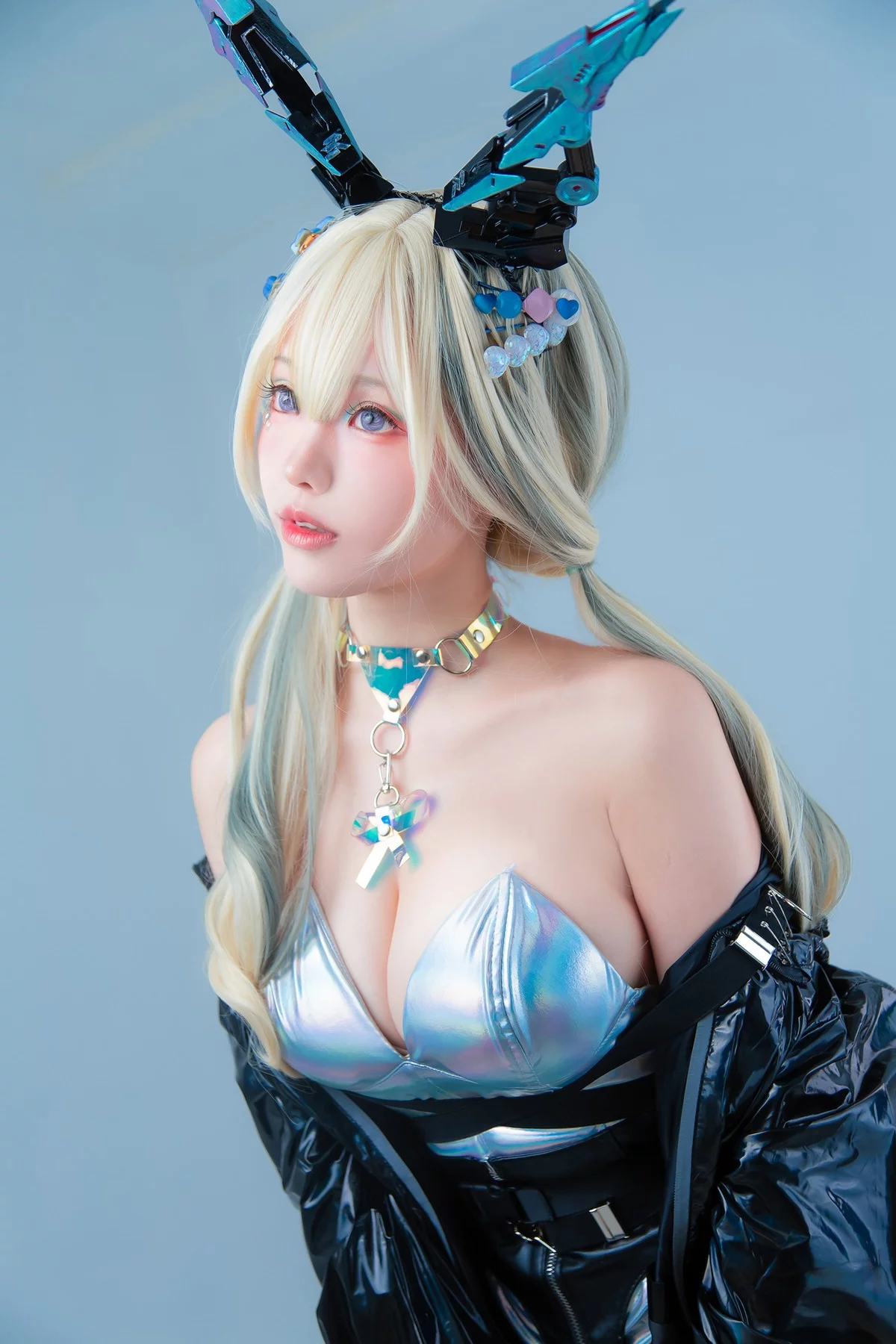 Coser妹子Ely_eee卯兎主题性感兔女郎装扮黑丝网袜+白丝网袜秀翘臀美腿诱惑写真91P
