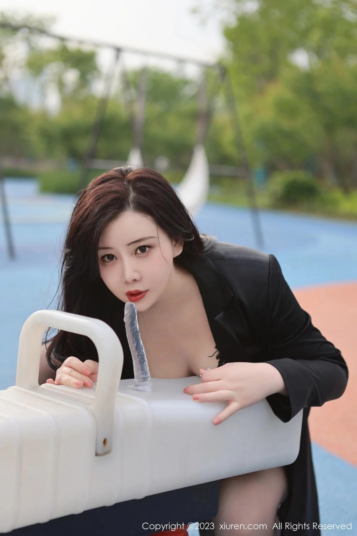 XiuRen第6805期_模特王婉悠Queen黑色蕾丝情趣服配黑丝袜秀惹火身材诱惑写真75P
