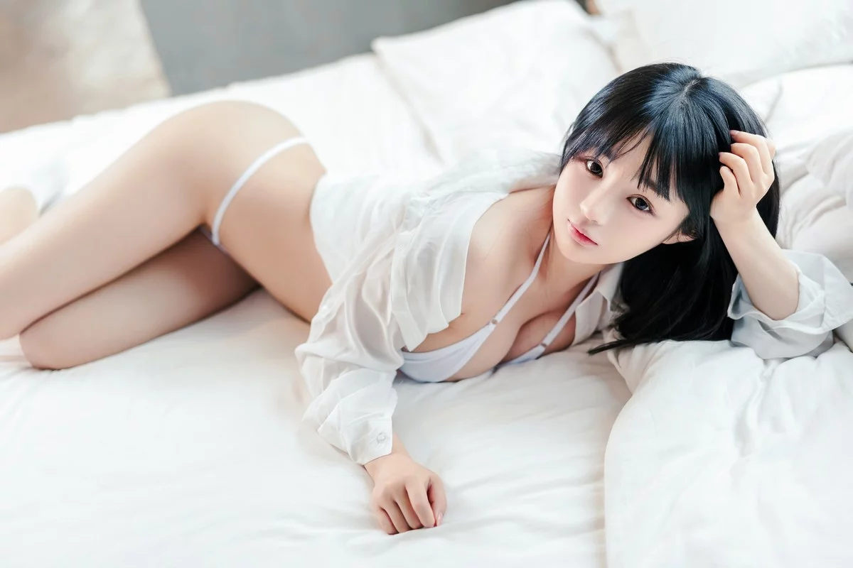 网络美女桜井宁宁男友衬衫主题私房床上半脱露性感白色三点式内衣完美诱惑写真49P