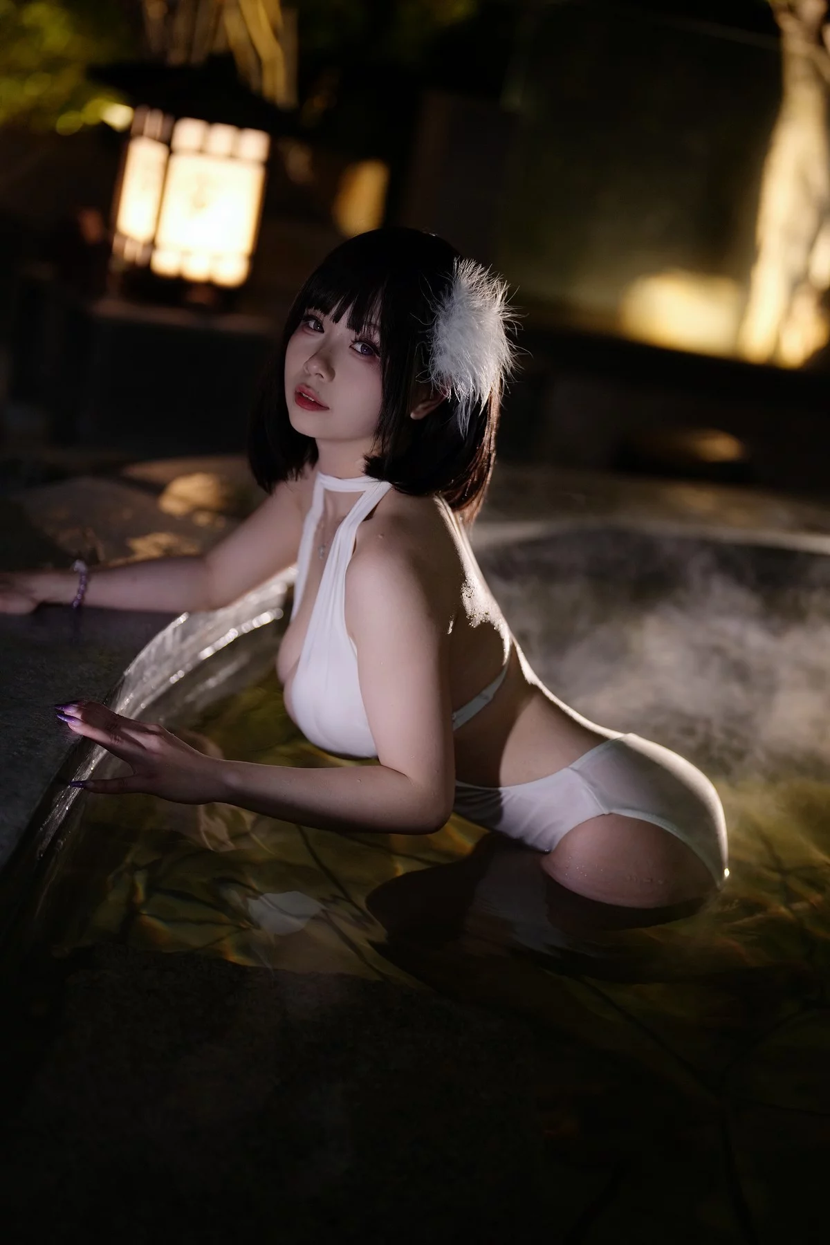 动漫博主末夜787夏日白色泳装主题泳池性感白色泳装秀丰满身材迷人诱惑写真23P